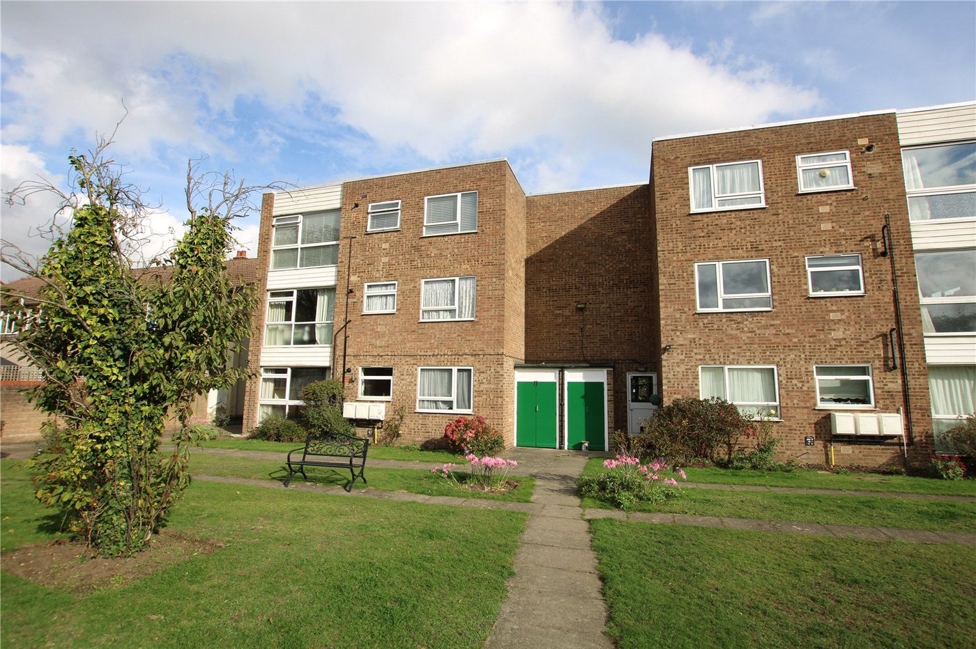 1 bedroom property for sale in Elderslie Road | Robinson Jackson