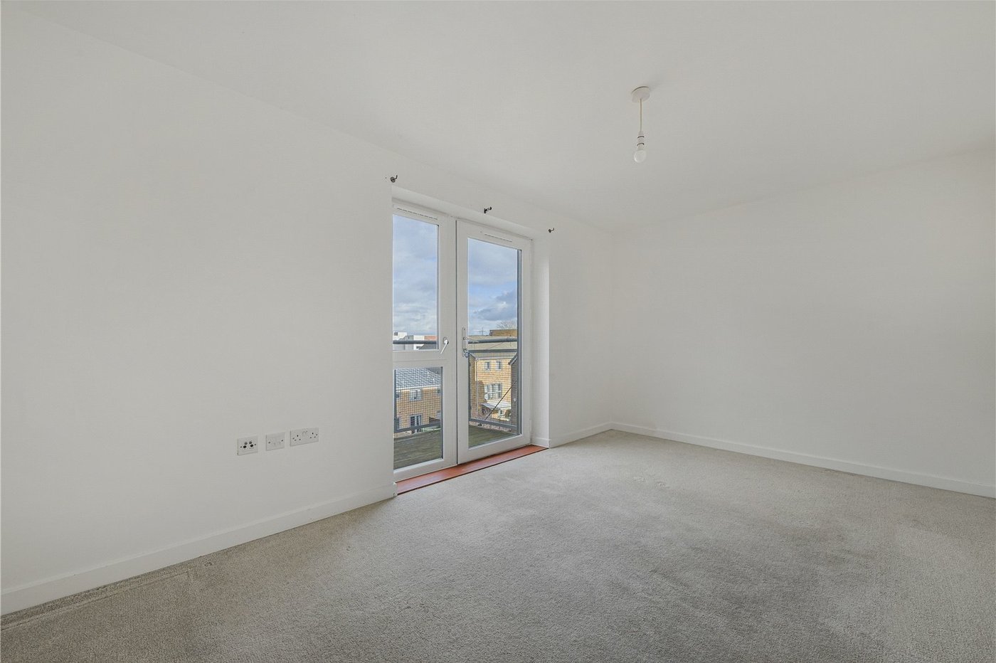 2 bedroom property for sale in Dartford | Robinson Jackson