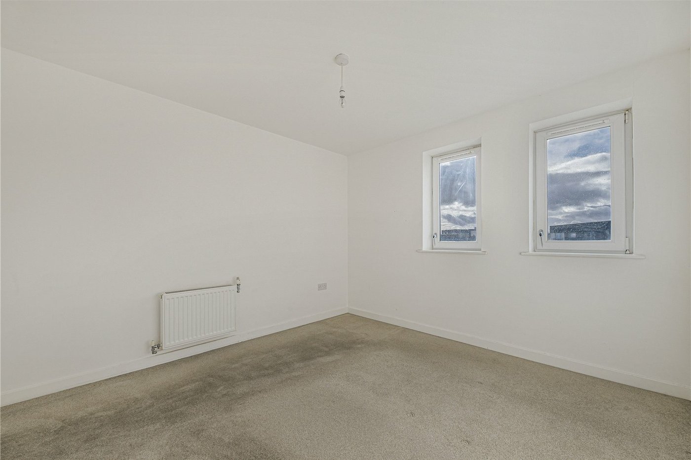 2 bedroom property for sale in Dartford | Robinson Jackson