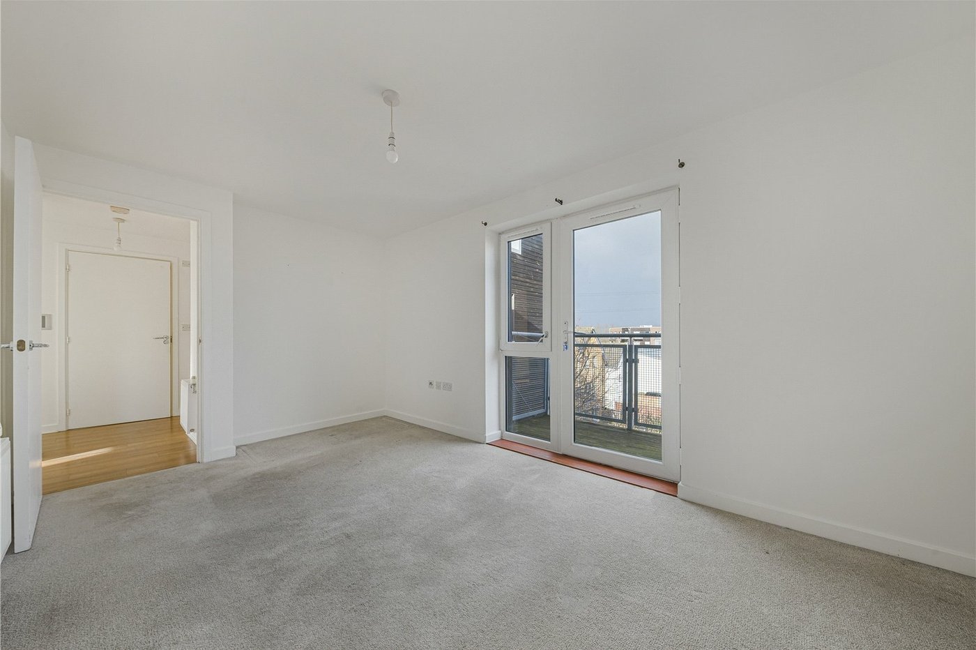 2 bedroom property for sale in Dartford | Robinson Jackson