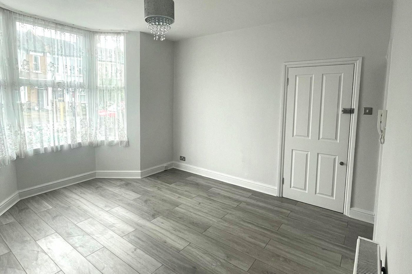 2 bedroom property for sale in London | Robinson Jackson