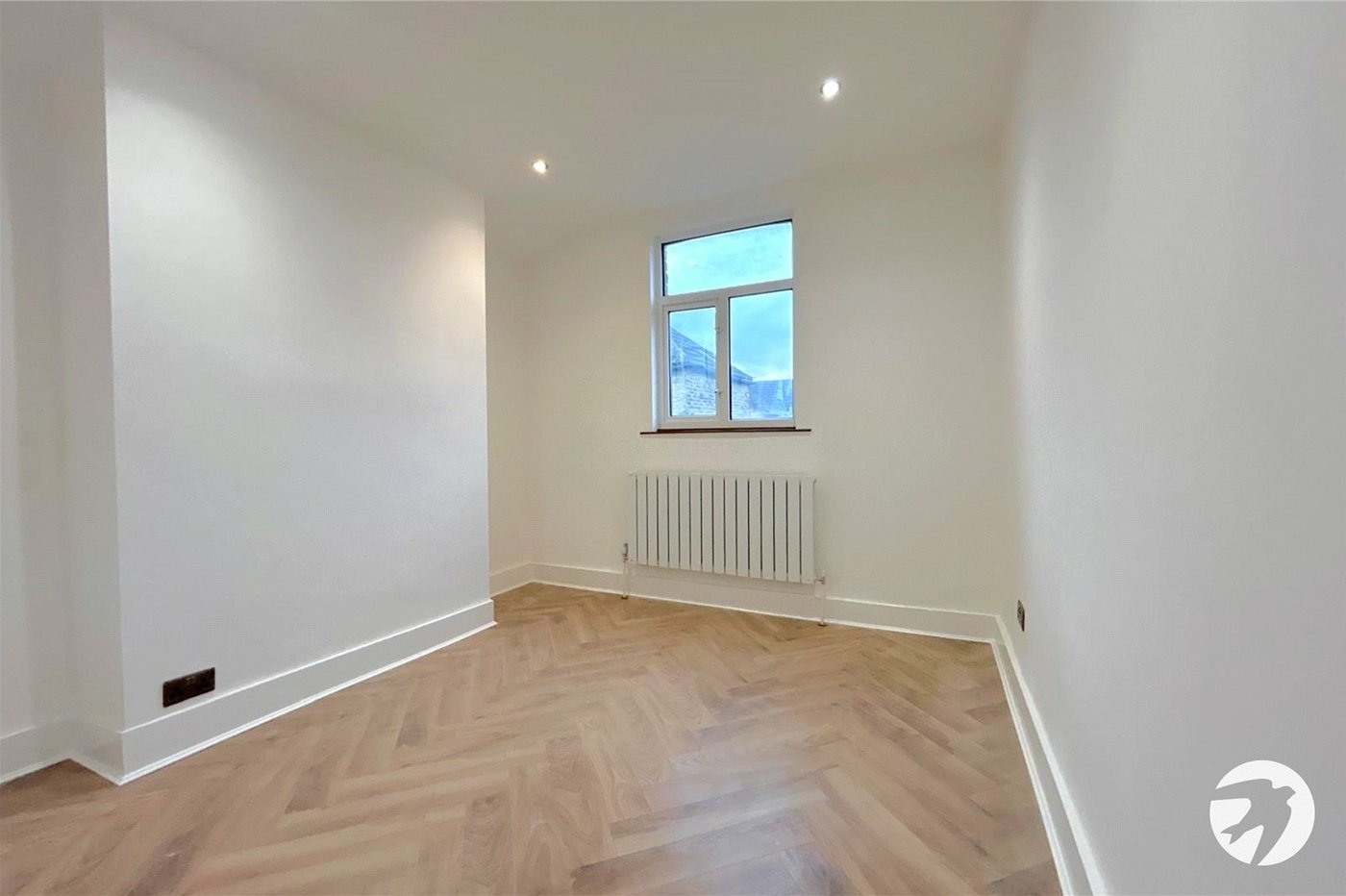 2 bedroom property for sale in London | Robinson Jackson