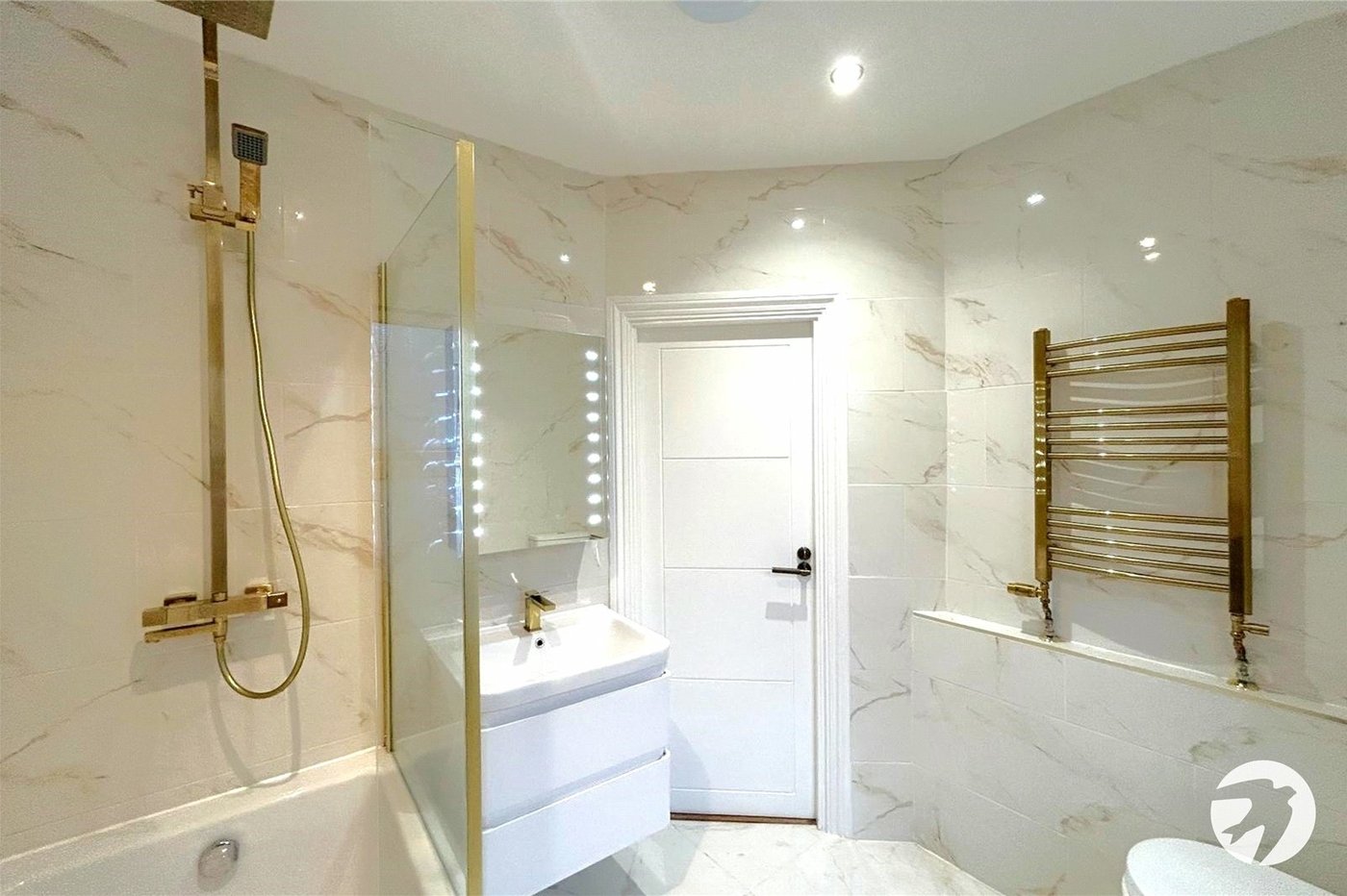 2 bedroom property for sale in London | Robinson Jackson