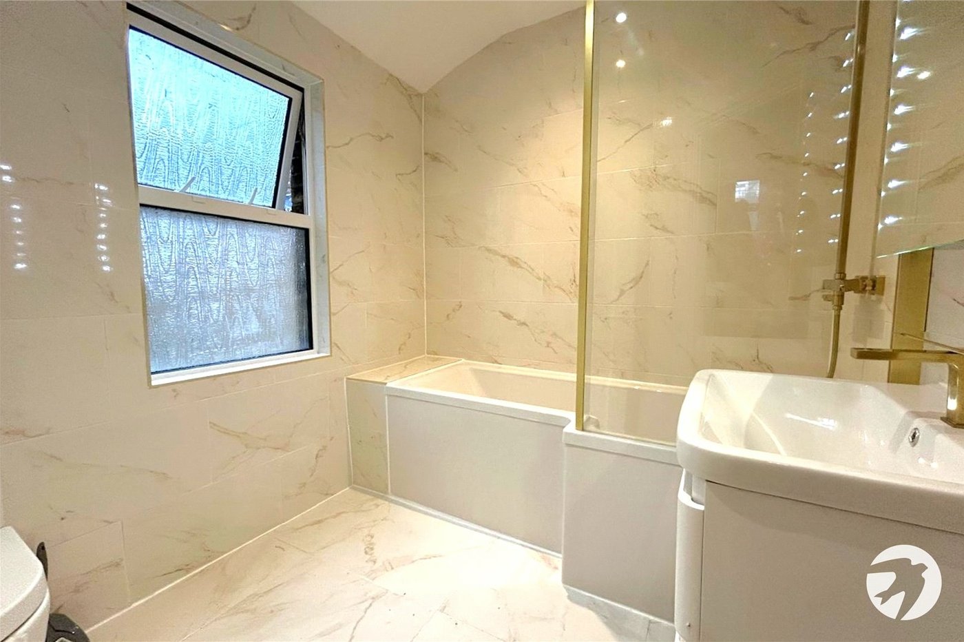 2 bedroom property for sale in London | Robinson Jackson