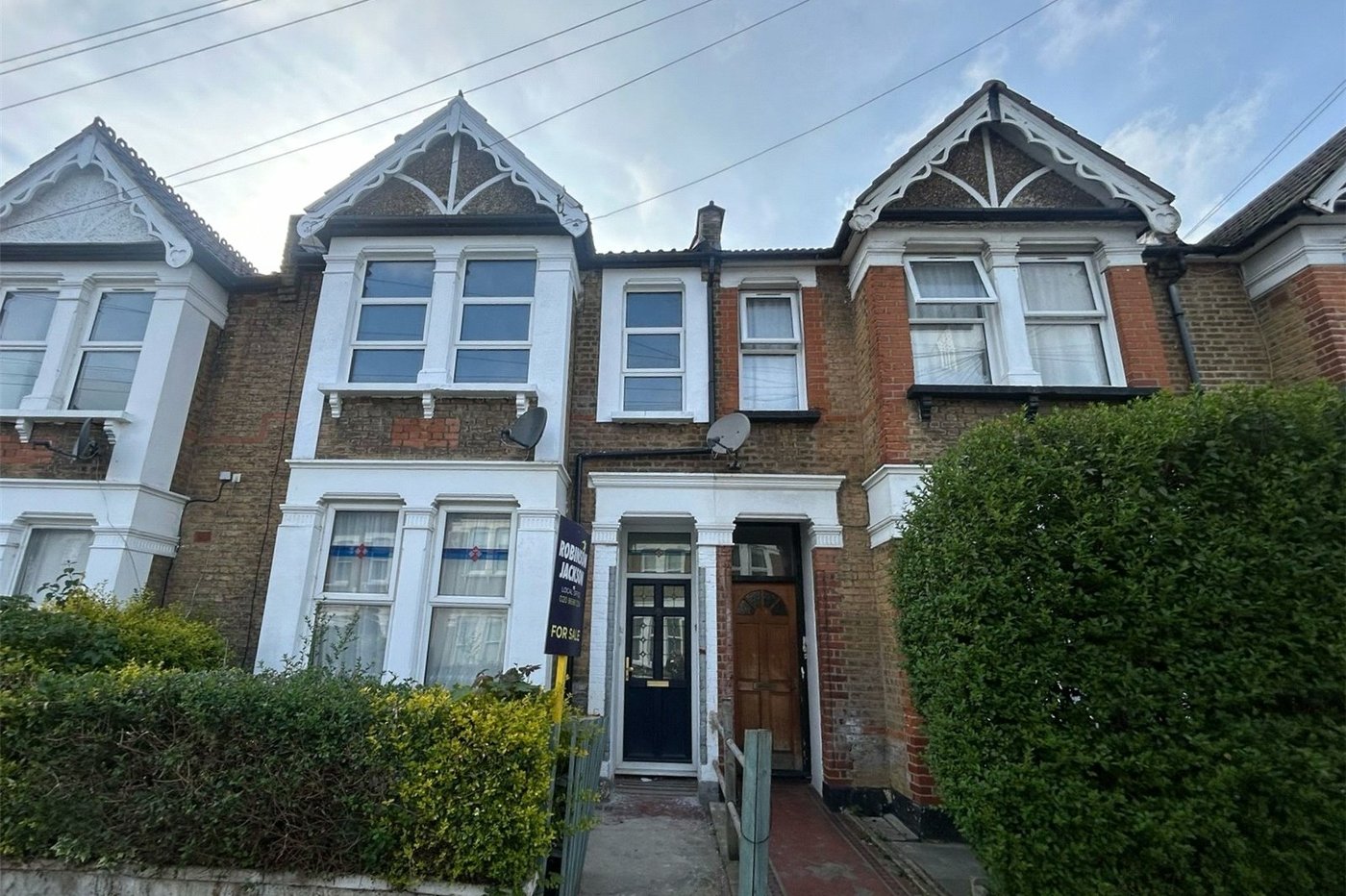 2 bedroom property for sale in London | Robinson Jackson