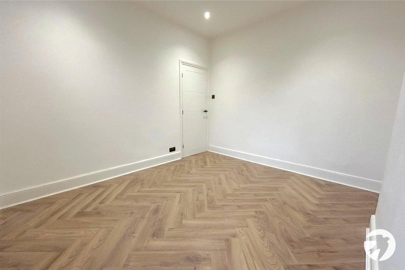 2 bedroom property for sale in London | Robinson Jackson