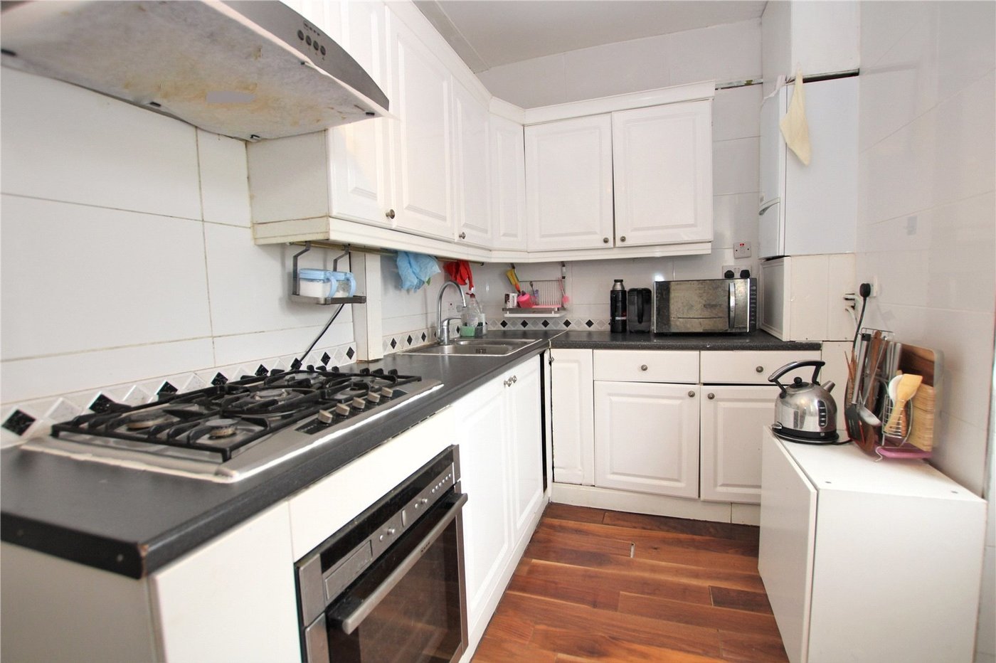 2 bedroom house for sale in London | Robinson Jackson