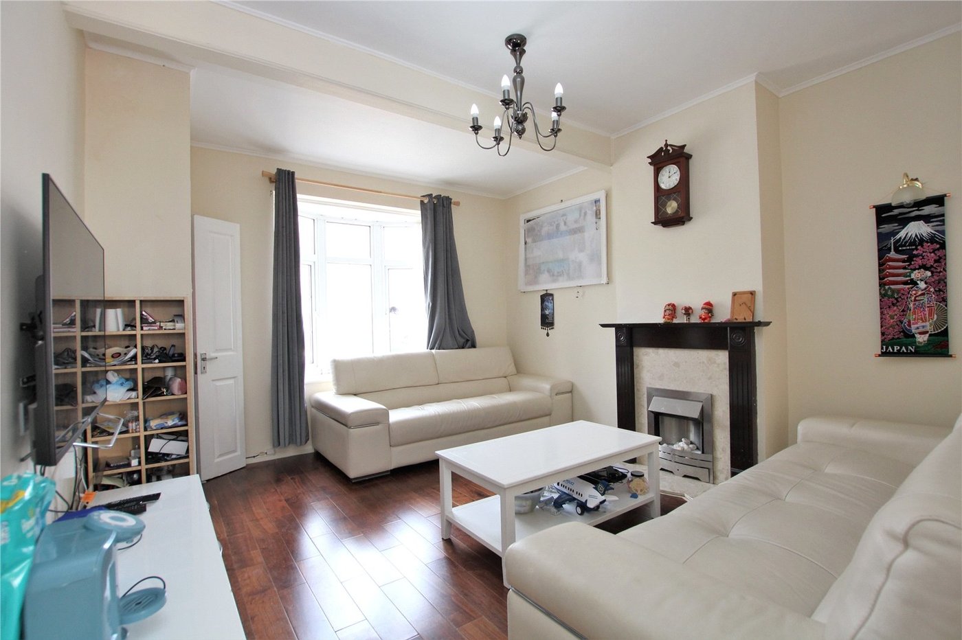 2 bedroom house for sale in London | Robinson Jackson