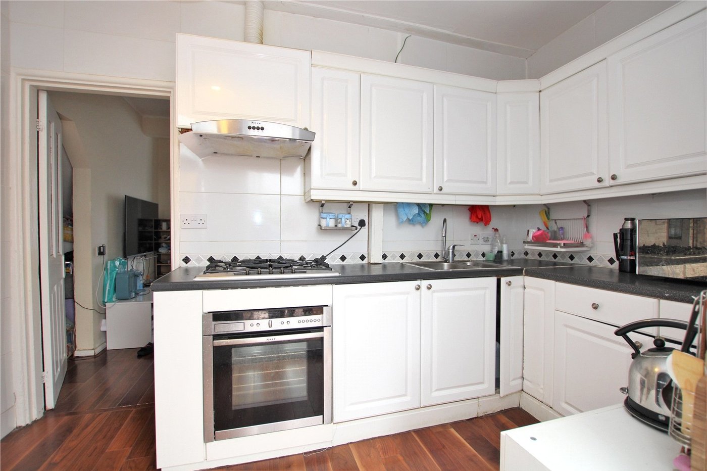 2 bedroom house for sale in London | Robinson Jackson