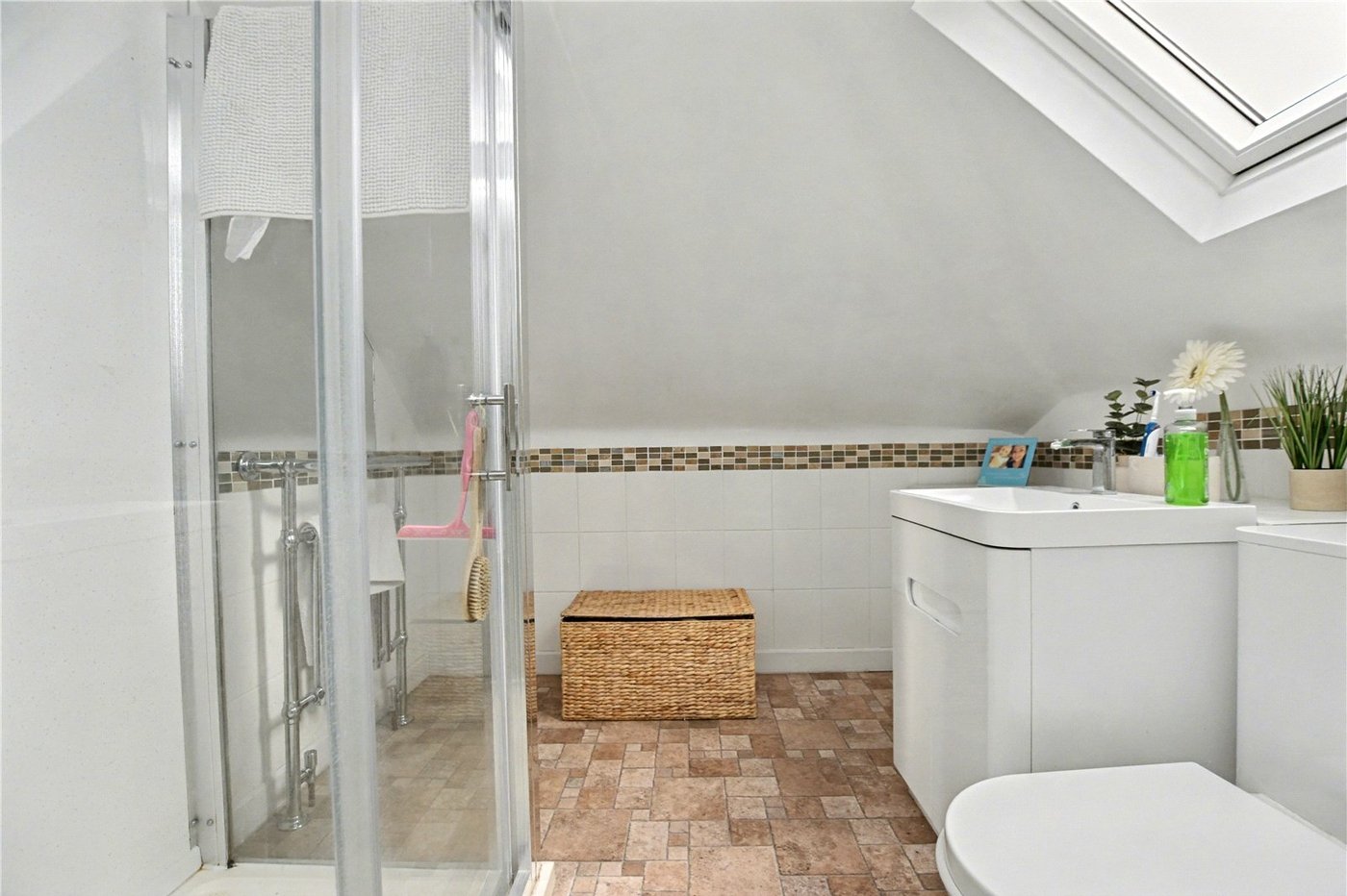 5 bedroom bungalow for sale in Bexleyheath | Robinson Jackson