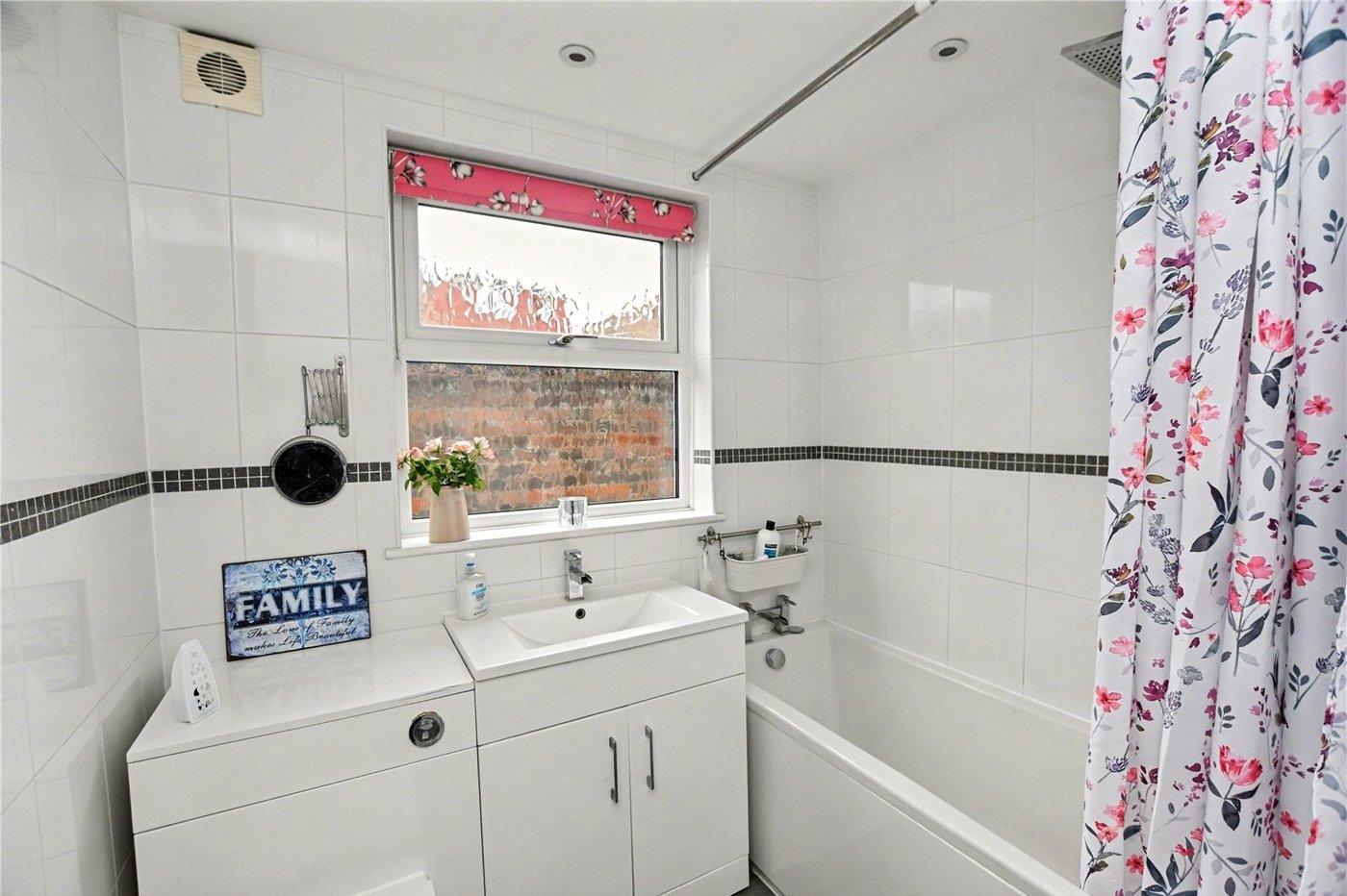 5 bedroom bungalow for sale in Bexleyheath | Robinson Jackson