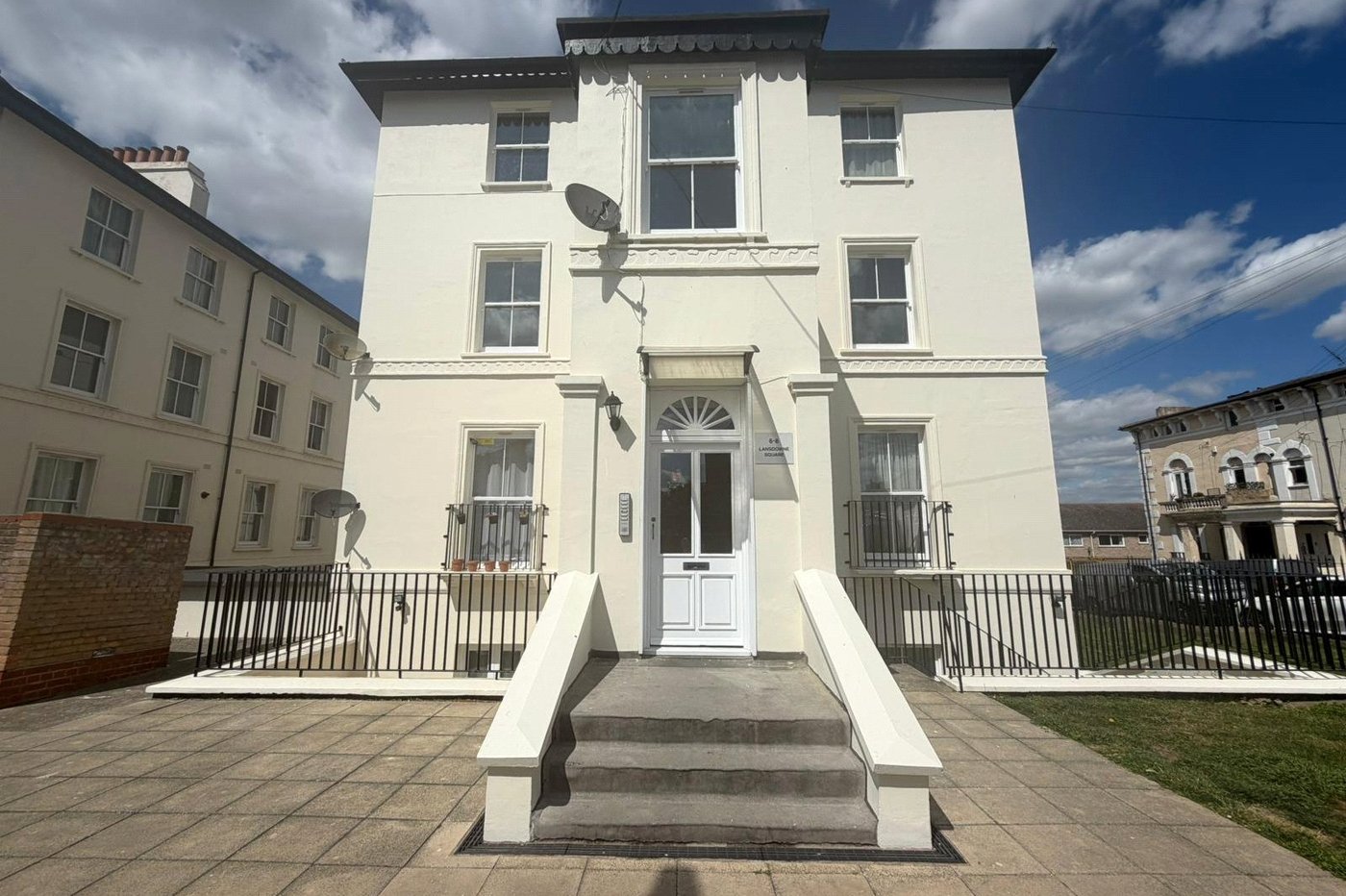 2 bedroom property for sale in Northfleet | Robinson Michael & Jackson