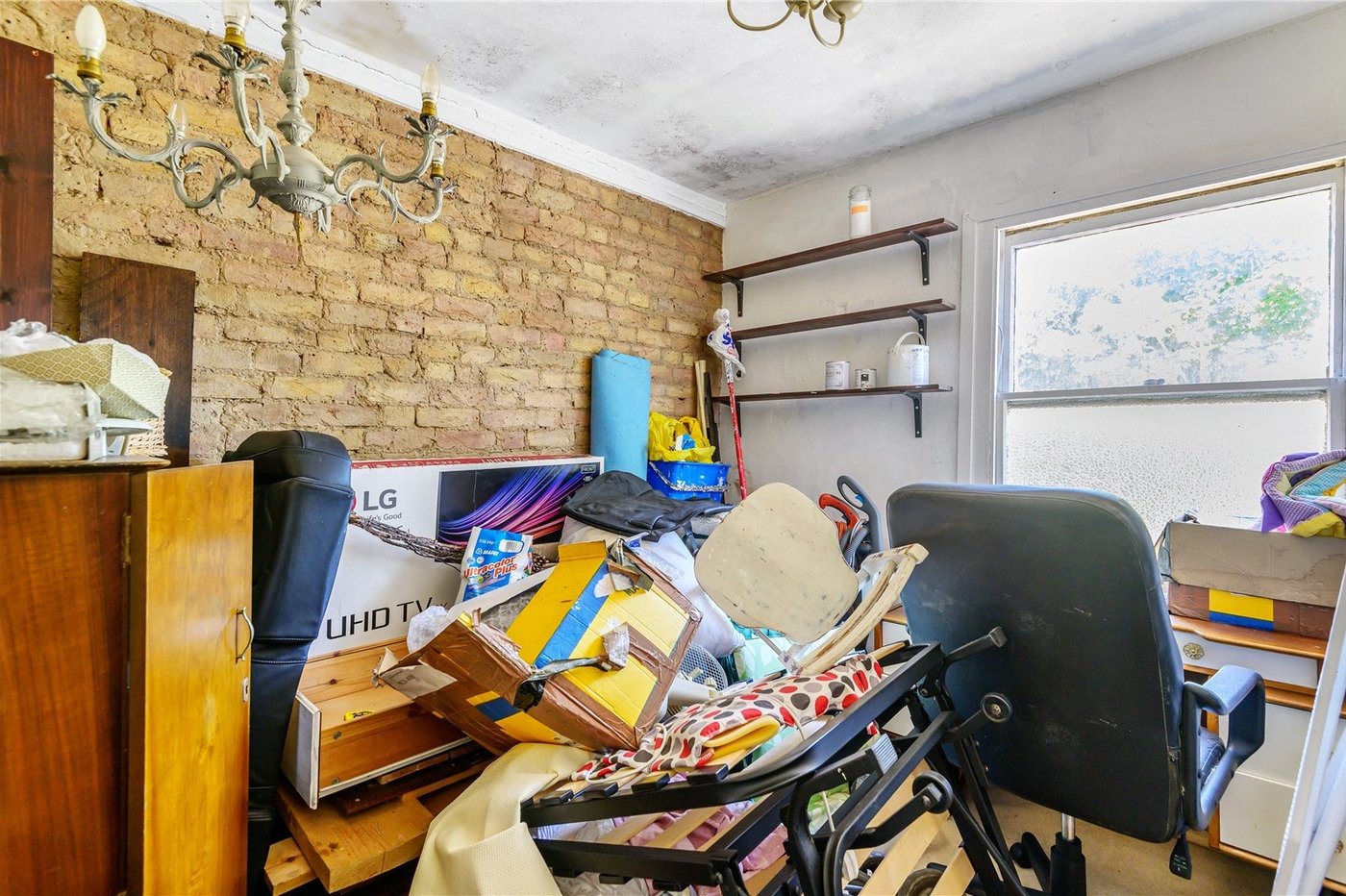 3 bedroom house for sale in London | Robinson Jackson