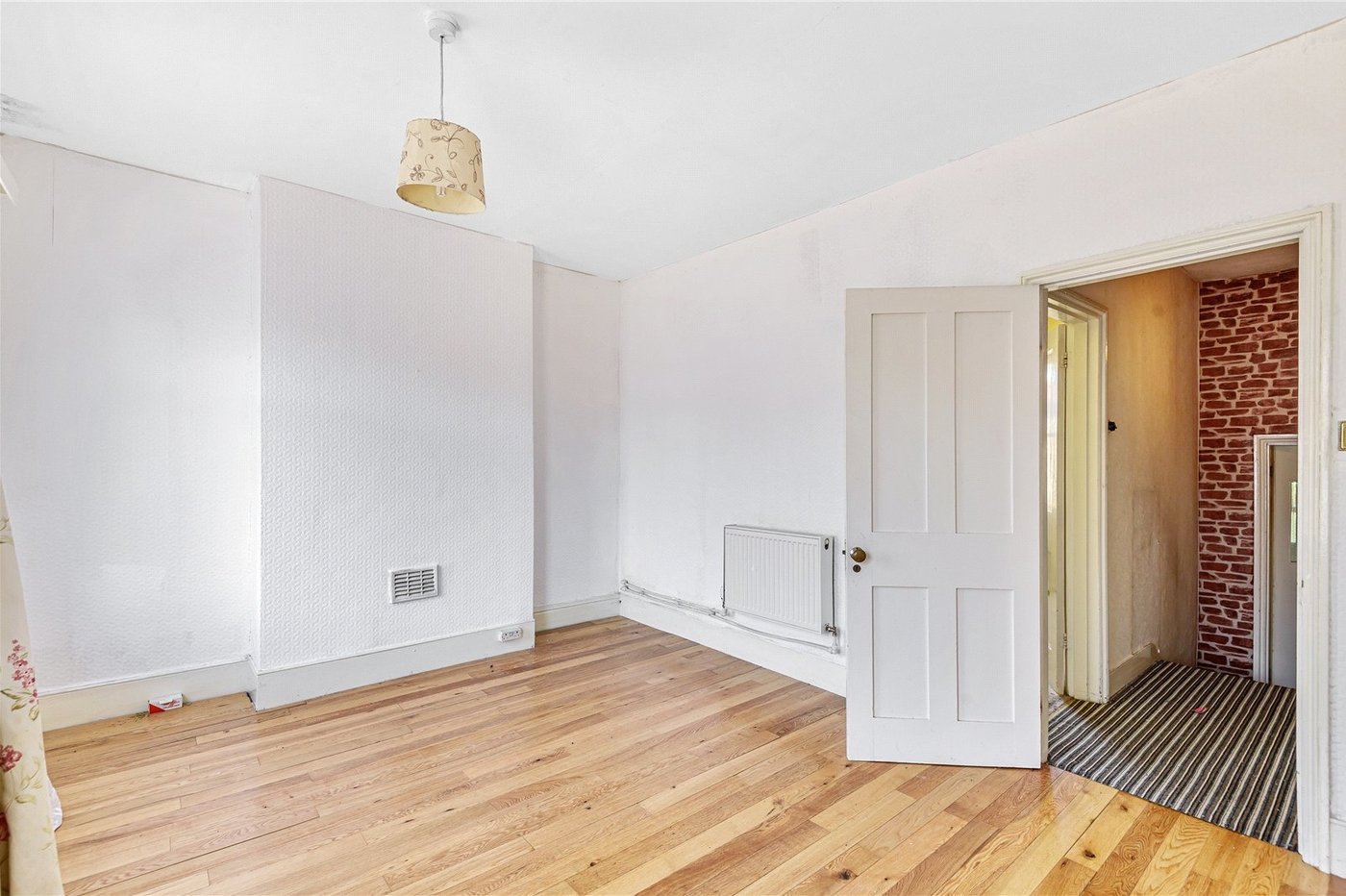 3 bedroom house for sale in London | Robinson Jackson