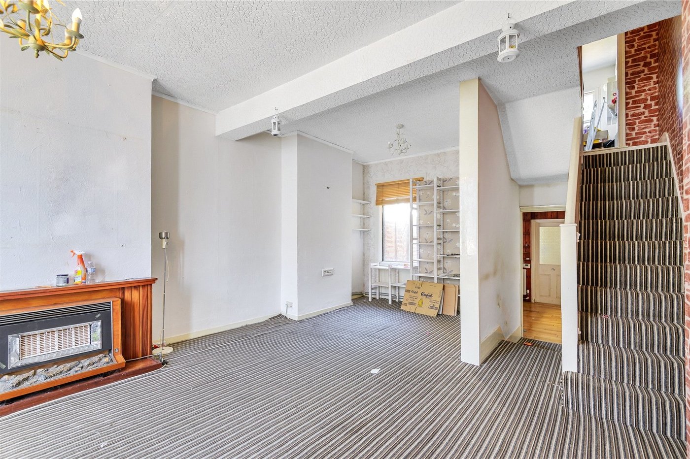 3 bedroom house for sale in London | Robinson Jackson