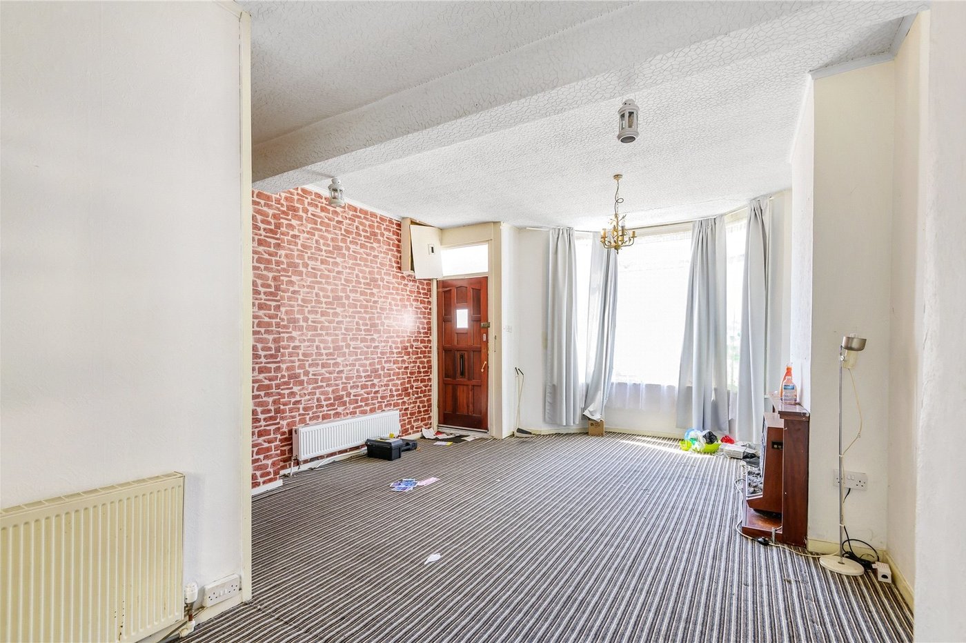 3 bedroom house for sale in London | Robinson Jackson