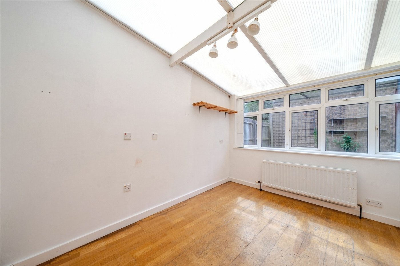3 bedroom house for sale in London | Robinson Jackson