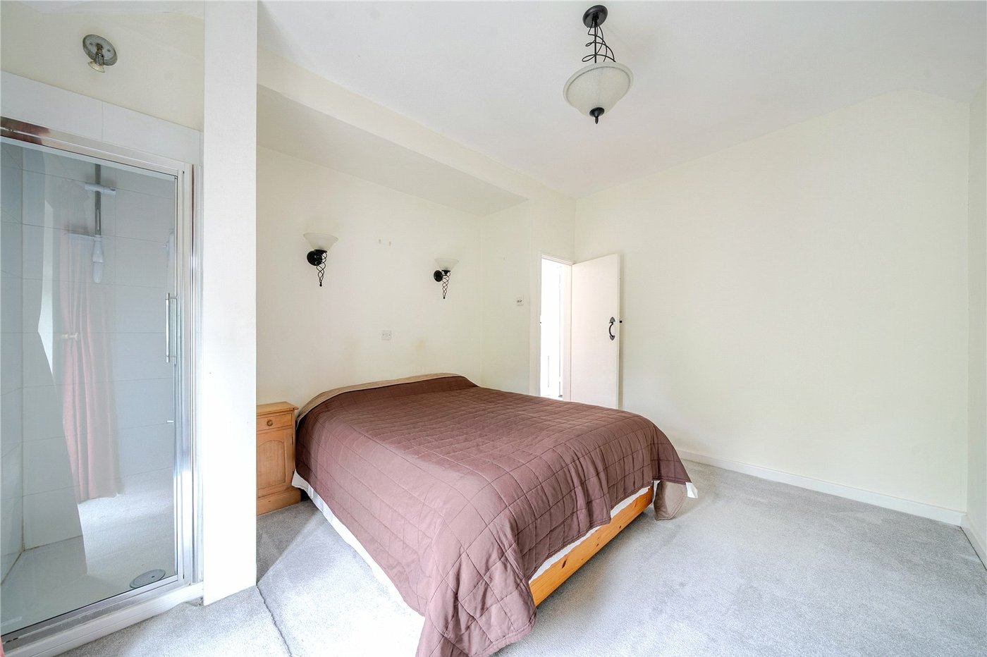 3 bedroom house for sale in London | Robinson Jackson