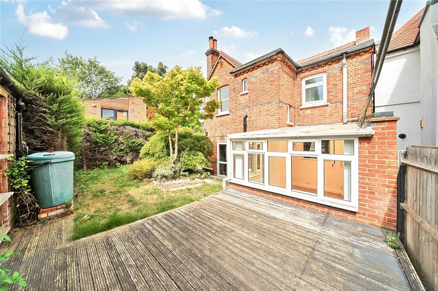 3 bedroom house for sale in London | Robinson Jackson