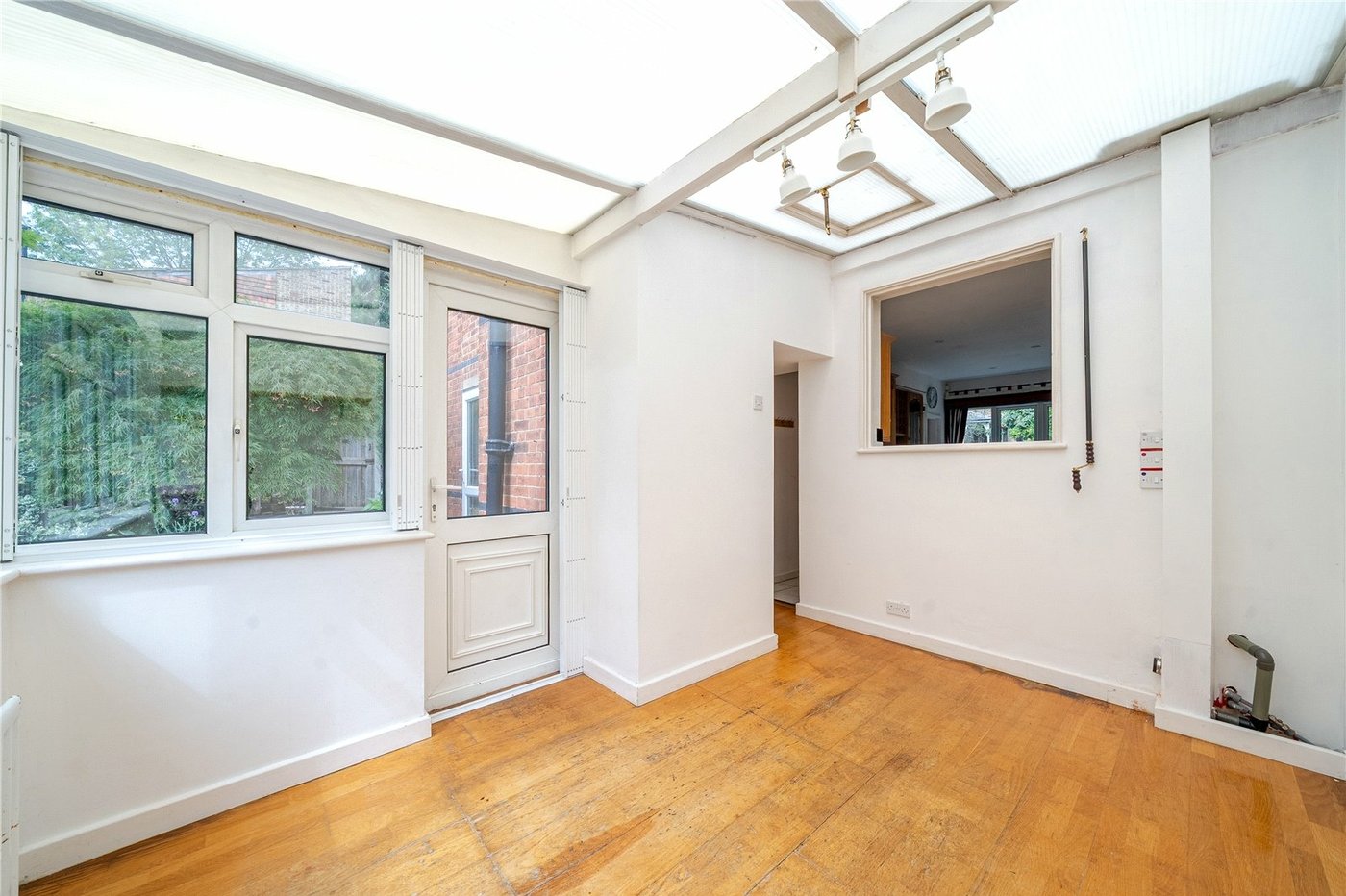3 bedroom house for sale in London | Robinson Jackson