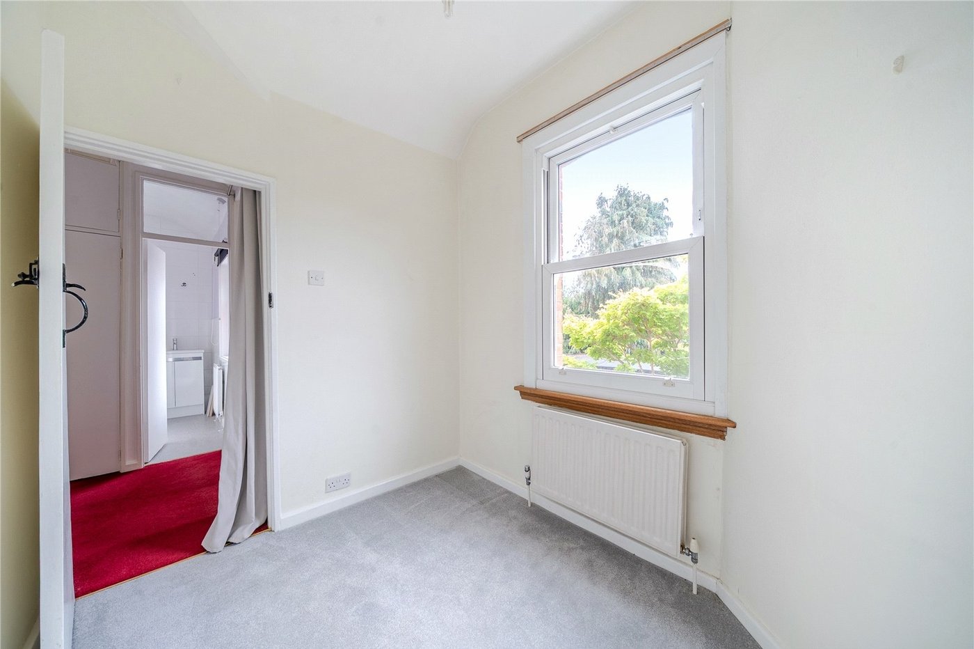 3 bedroom house for sale in London | Robinson Jackson