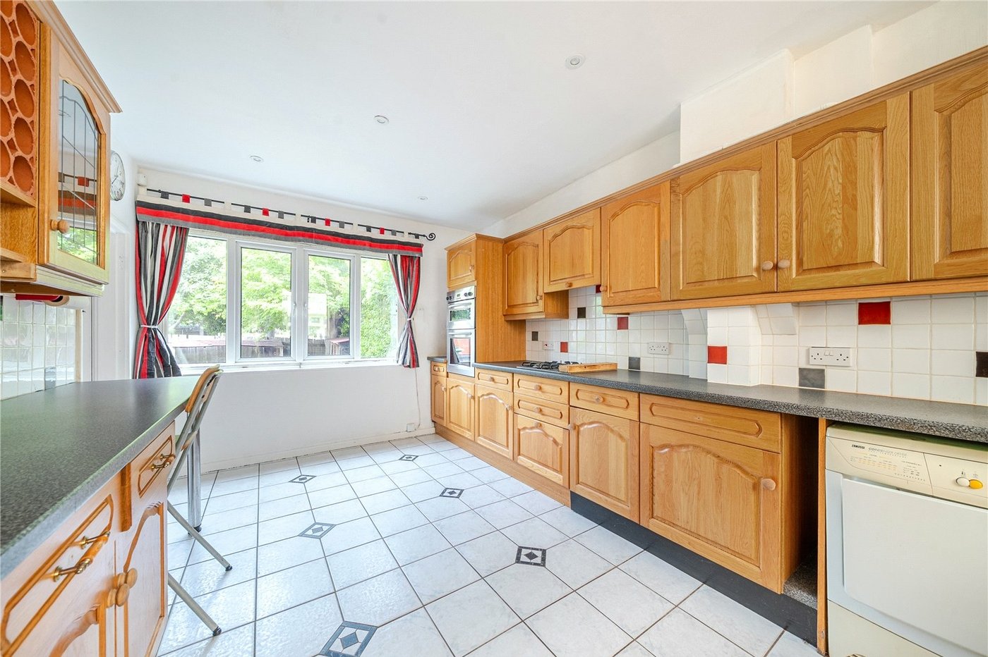 3 bedroom house for sale in London | Robinson Jackson