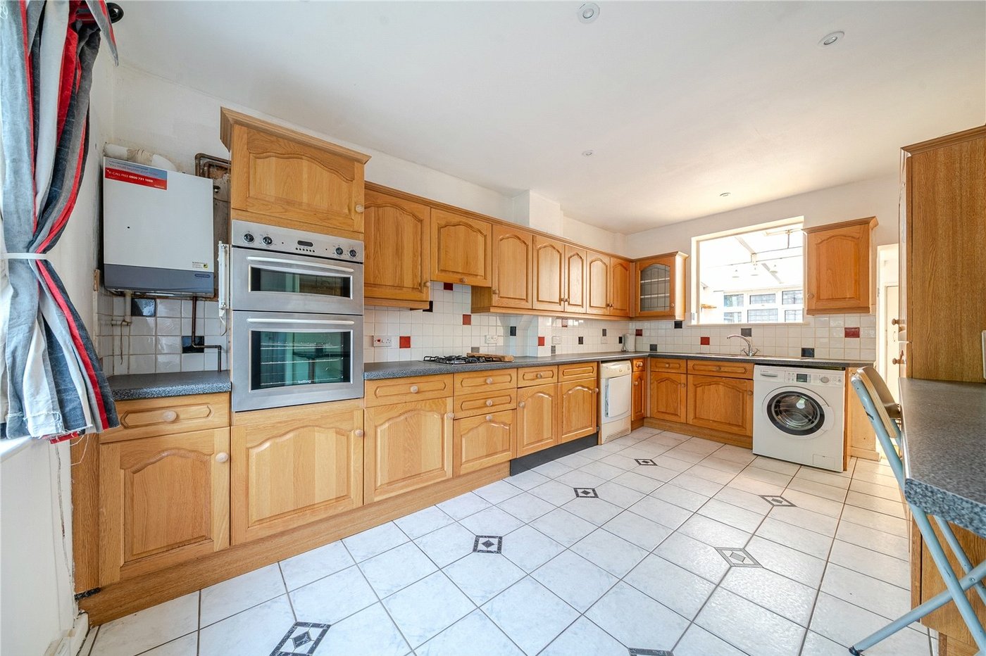 3 bedroom house for sale in London | Robinson Jackson