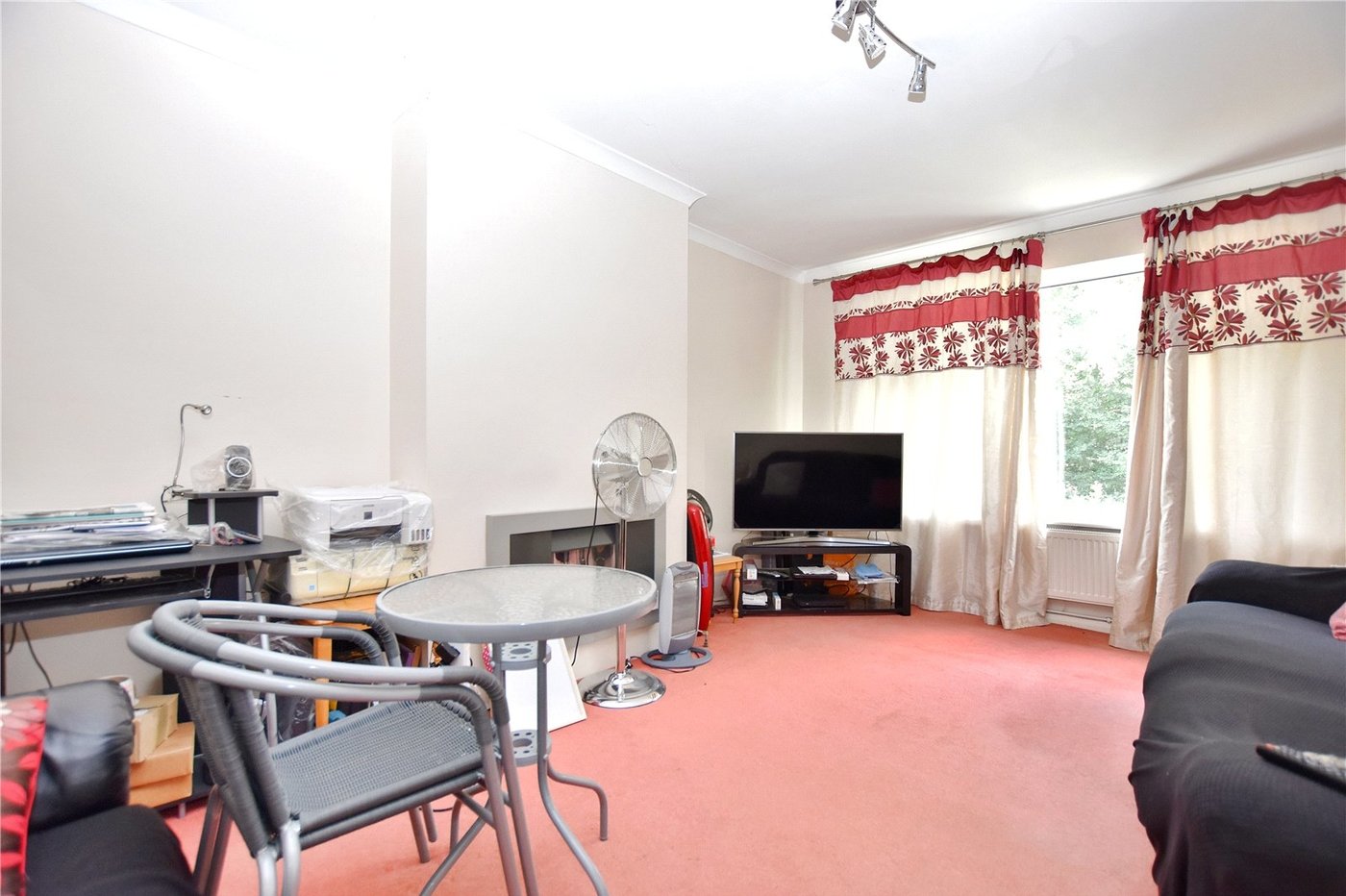 2 bedroom property for sale in Dartford | Robinson Jackson
