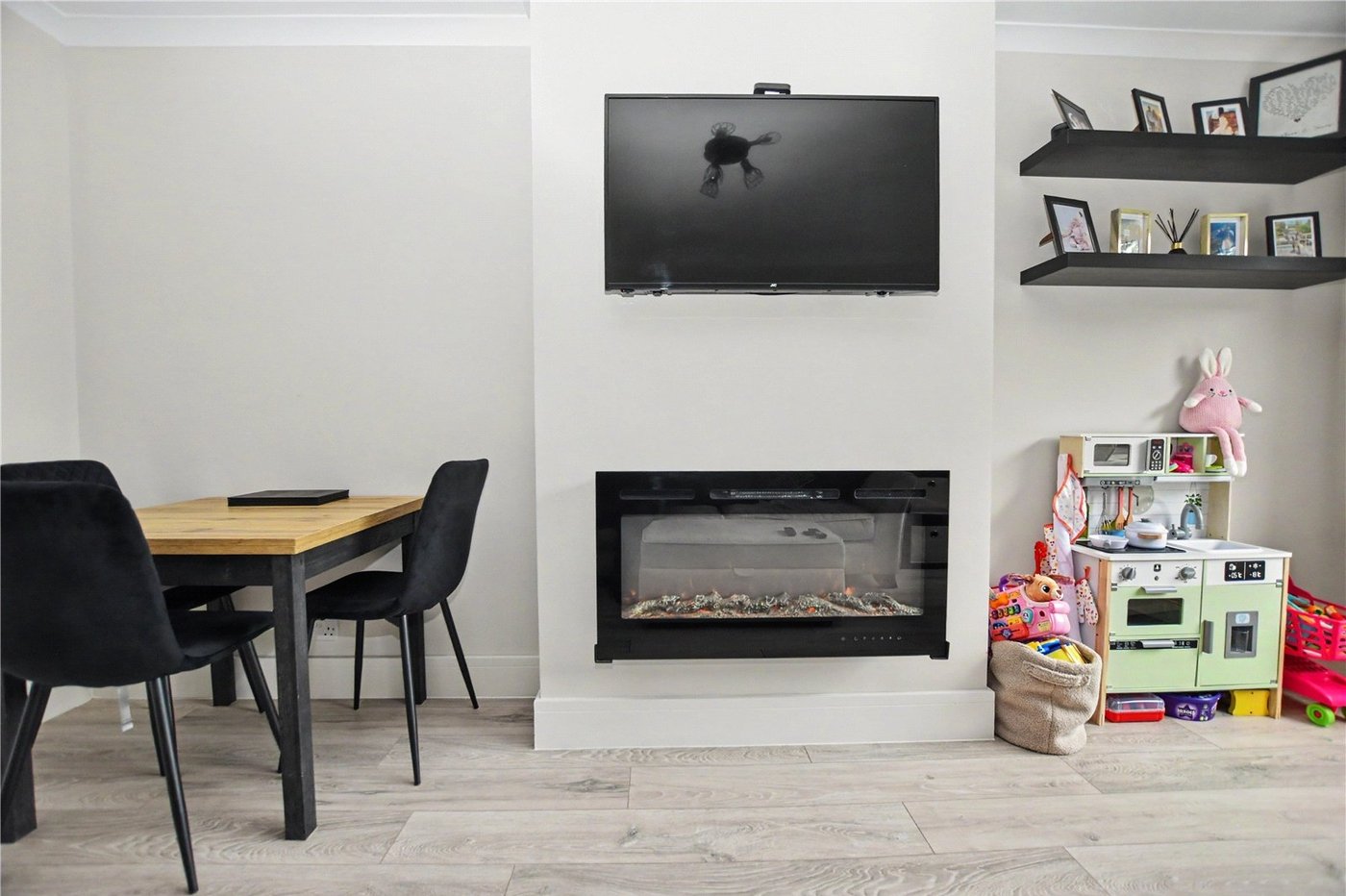 2 bedroom property for sale in Dartford | Robinson Jackson