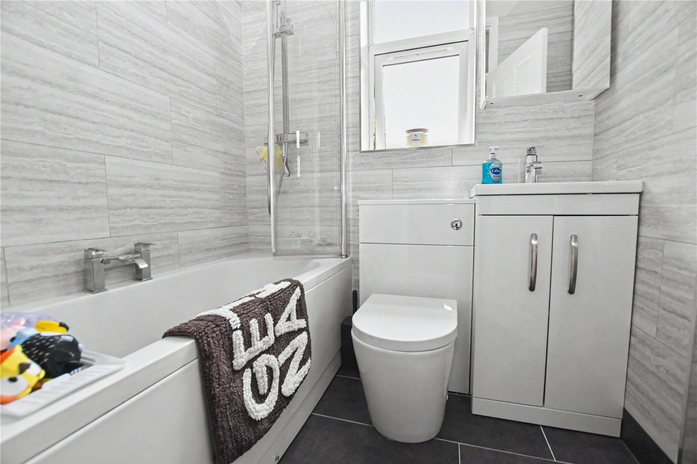 2 bedroom property for sale in Dartford | Robinson Jackson