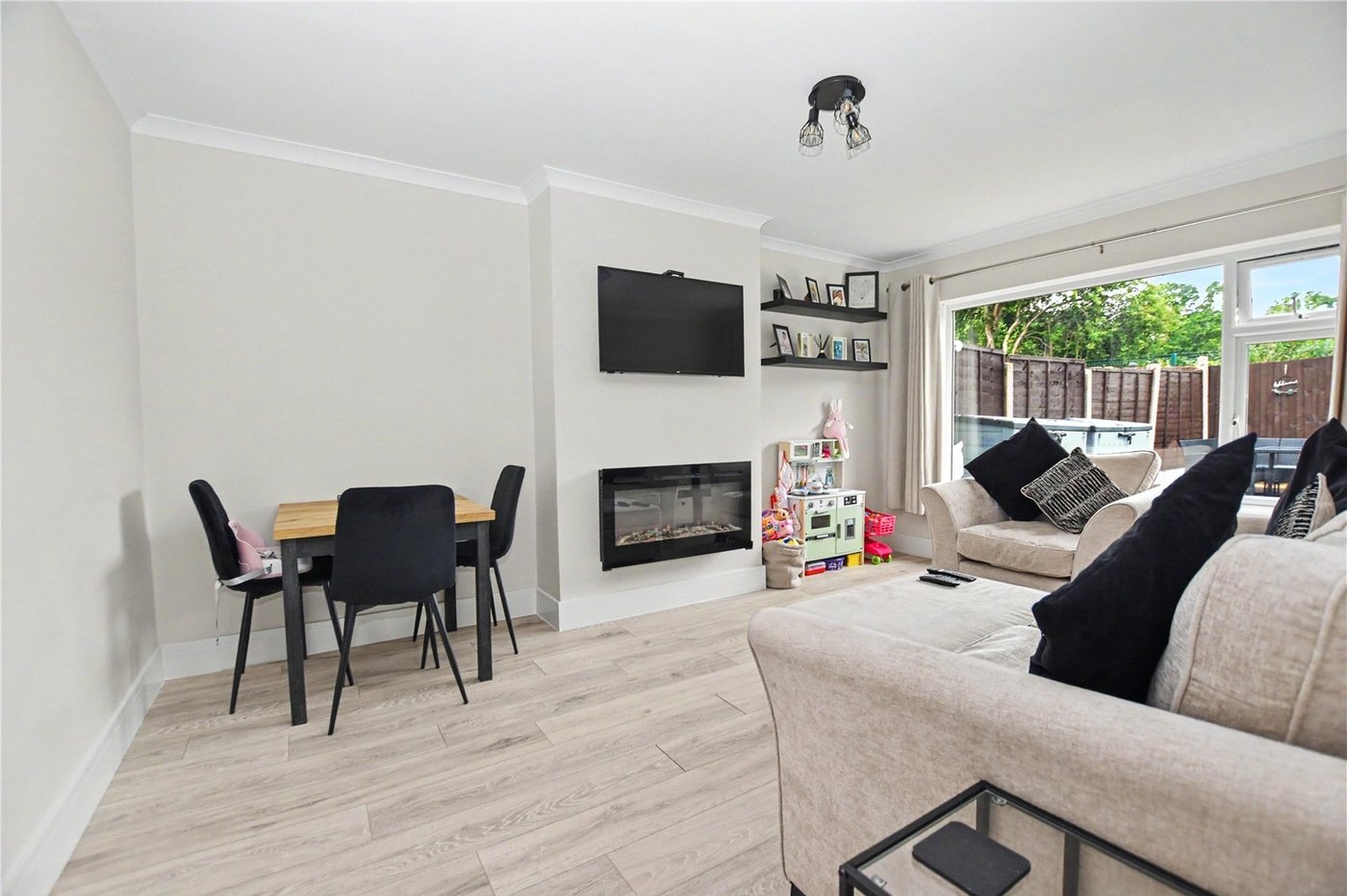 2 bedroom property for sale in Dartford | Robinson Jackson