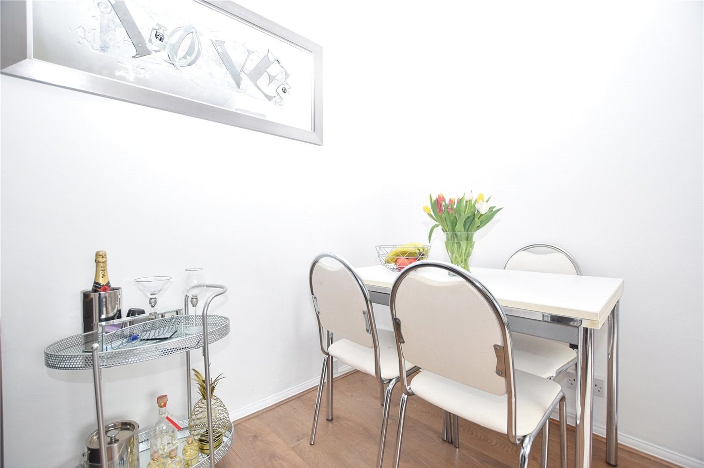 2 bedroom property for sale in Dartford | Robinson Jackson