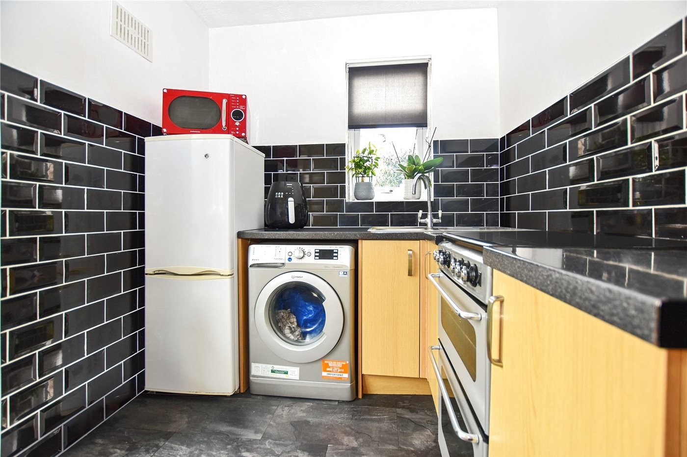 2 bedroom property for sale in Dartford | Robinson Jackson