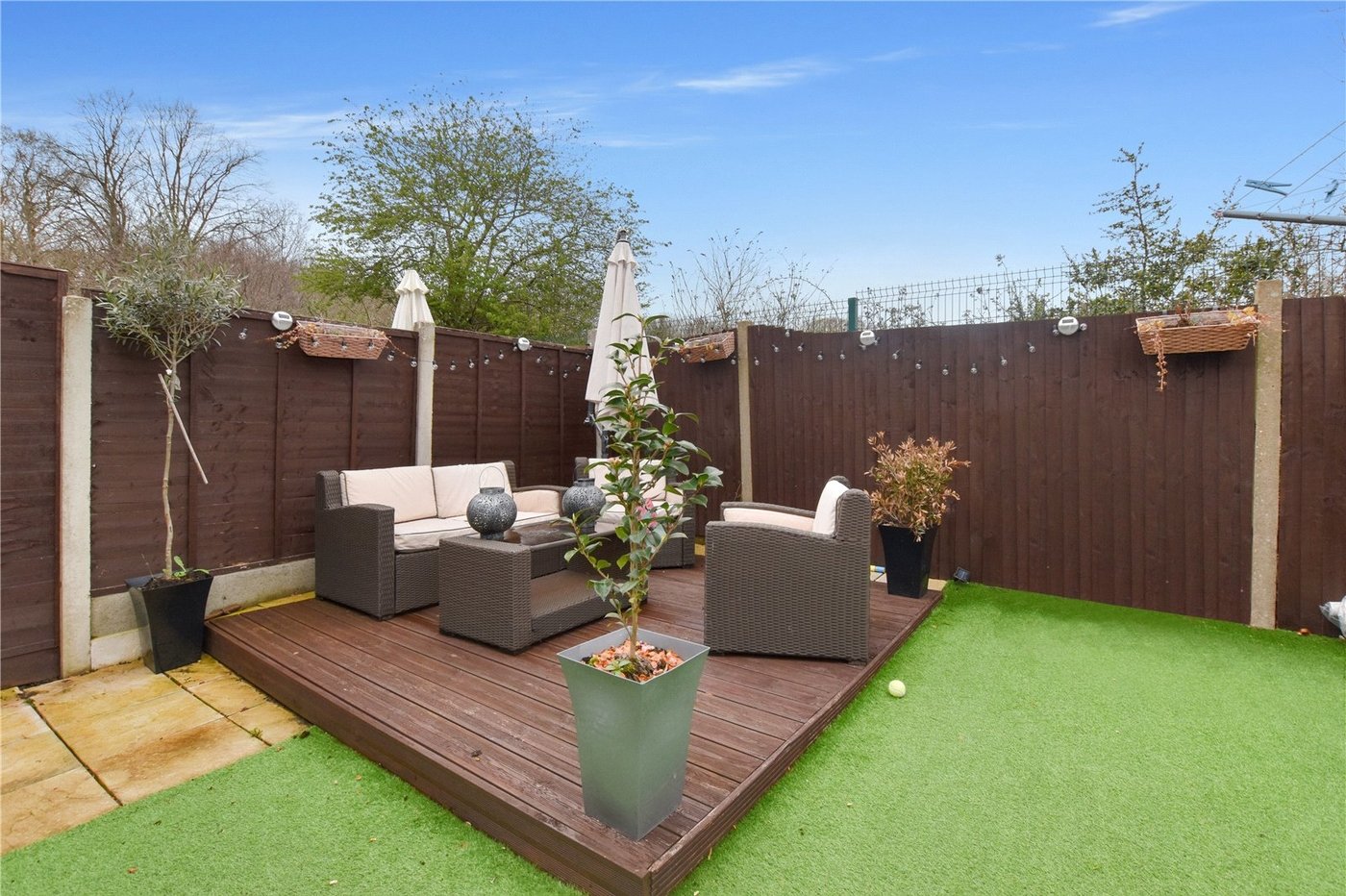 2 bedroom property for sale in Dartford | Robinson Jackson