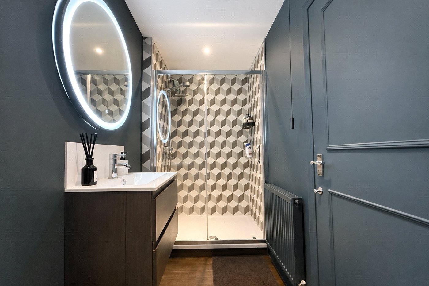 2 bedroom property for sale in London | Robinson Jackson