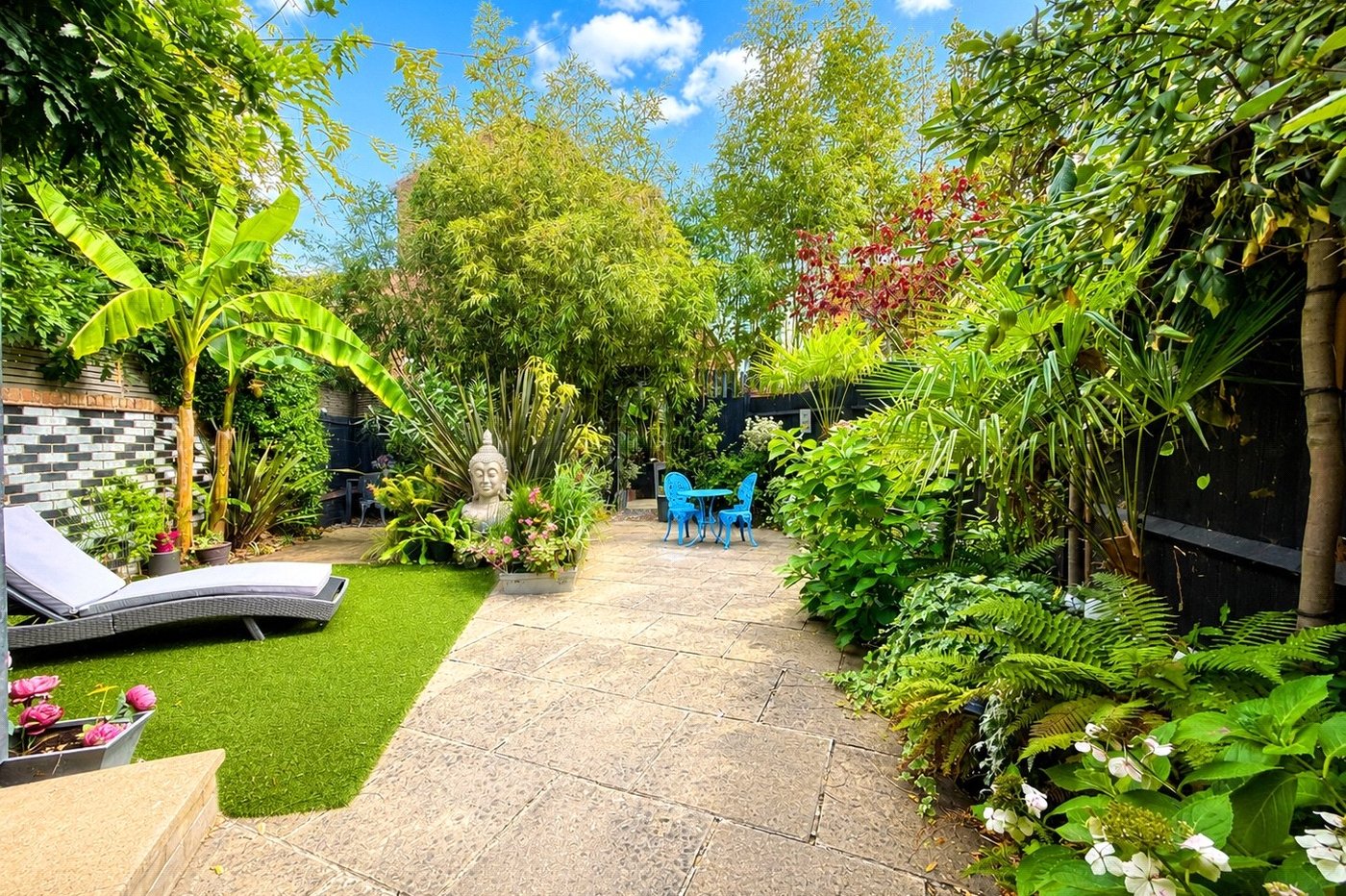 2 bedroom property for sale in London | Robinson Jackson