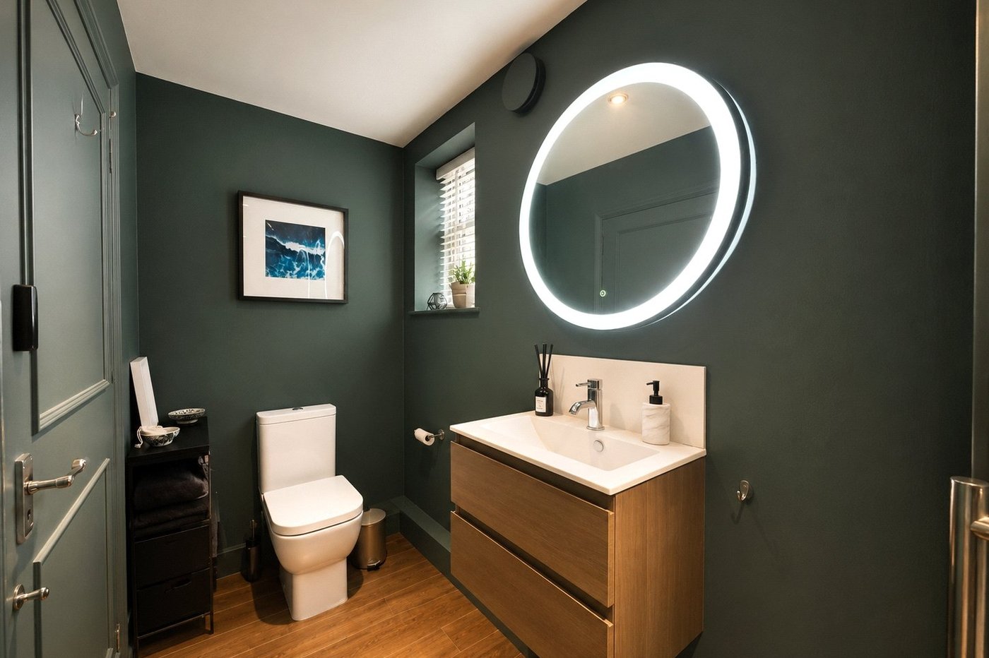 2 bedroom property for sale in London | Robinson Jackson