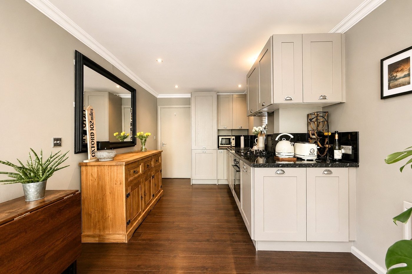 2 bedroom property for sale in London | Robinson Jackson