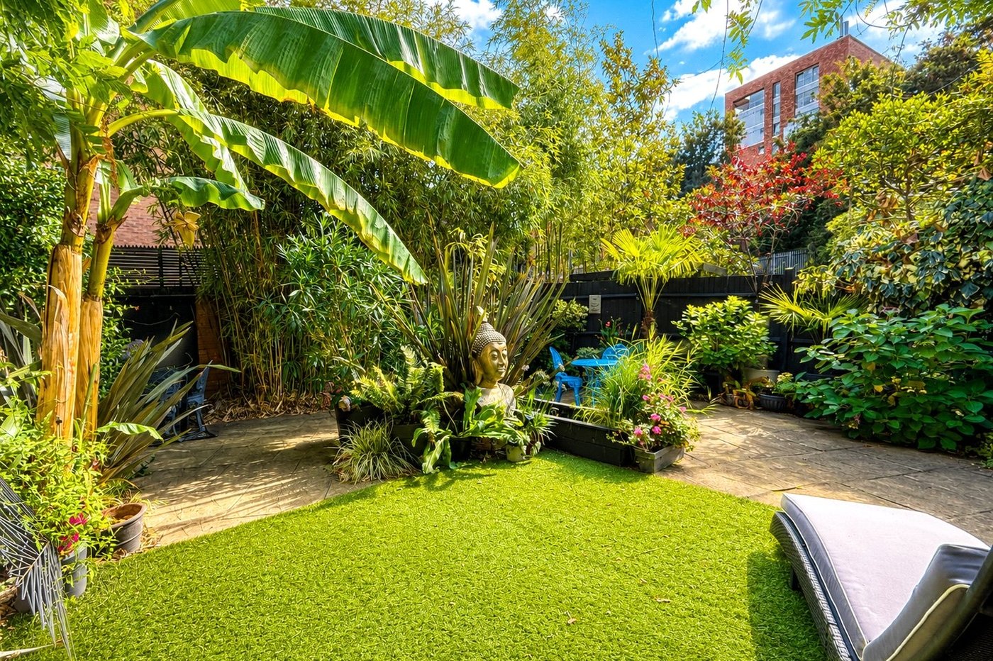 2 bedroom property for sale in London | Robinson Jackson