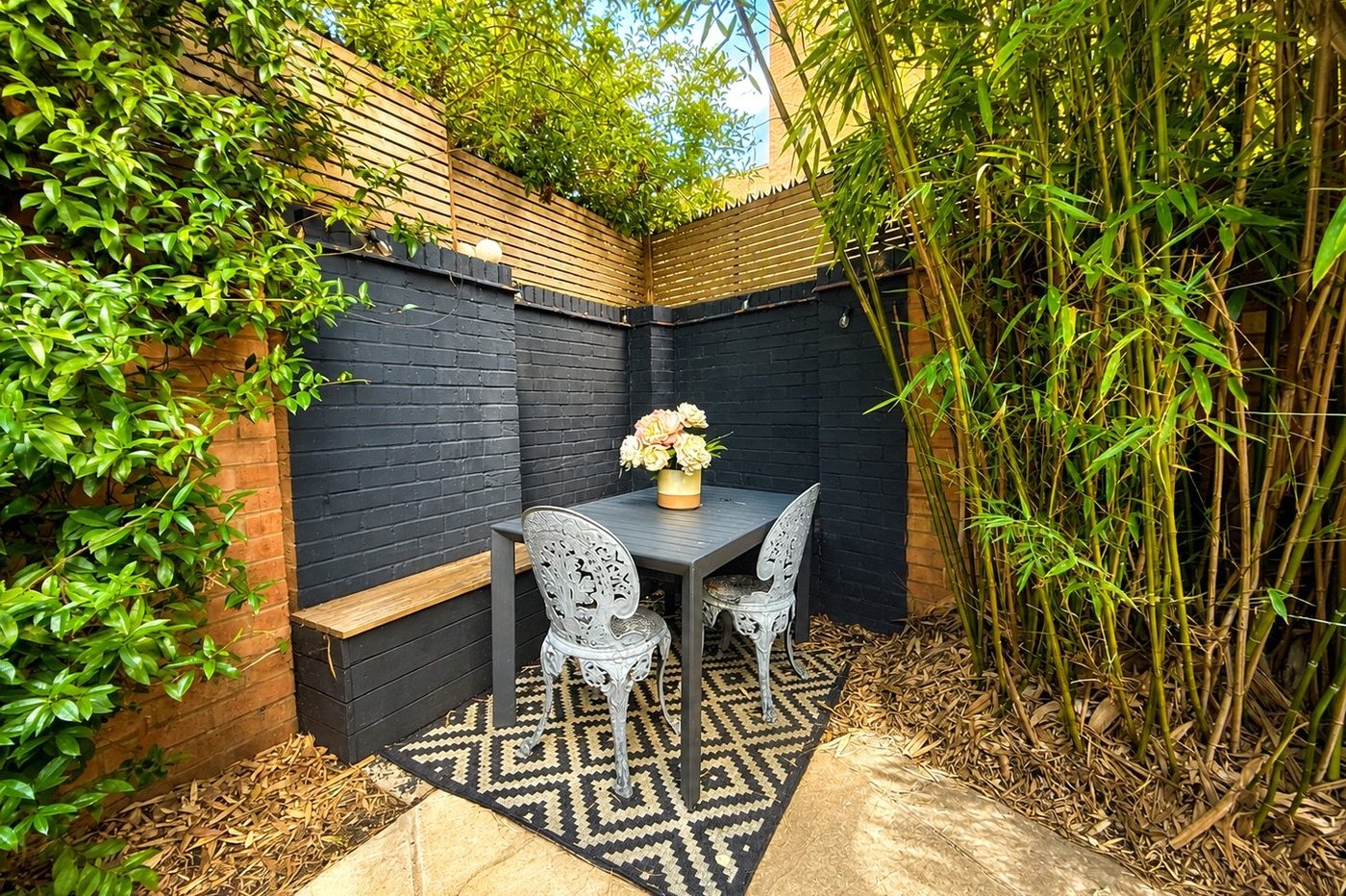 2 bedroom property for sale in London | Robinson Jackson