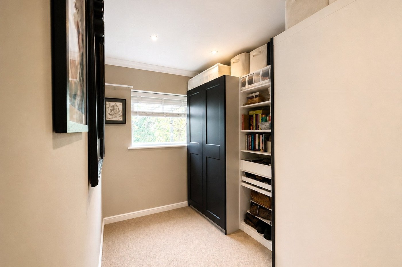 2 bedroom property for sale in London | Robinson Jackson