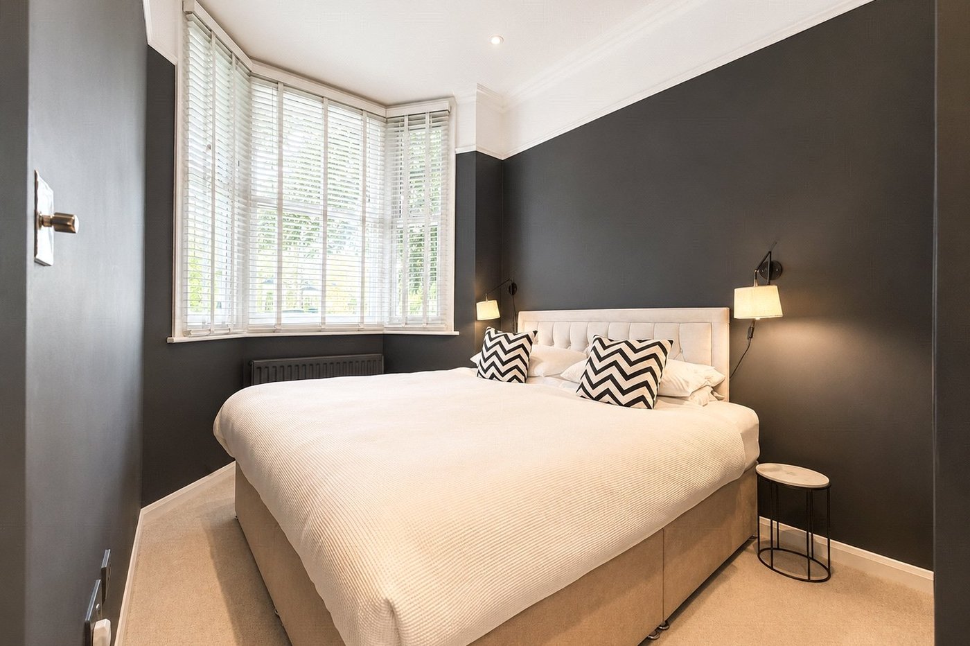 2 bedroom property for sale in London | Robinson Jackson