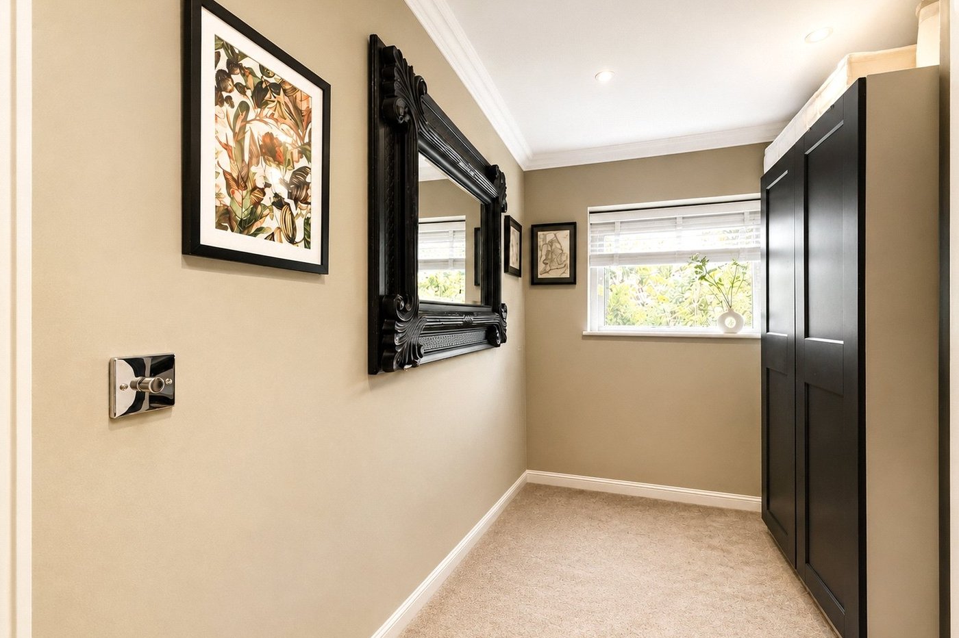 2 bedroom property for sale in London | Robinson Jackson