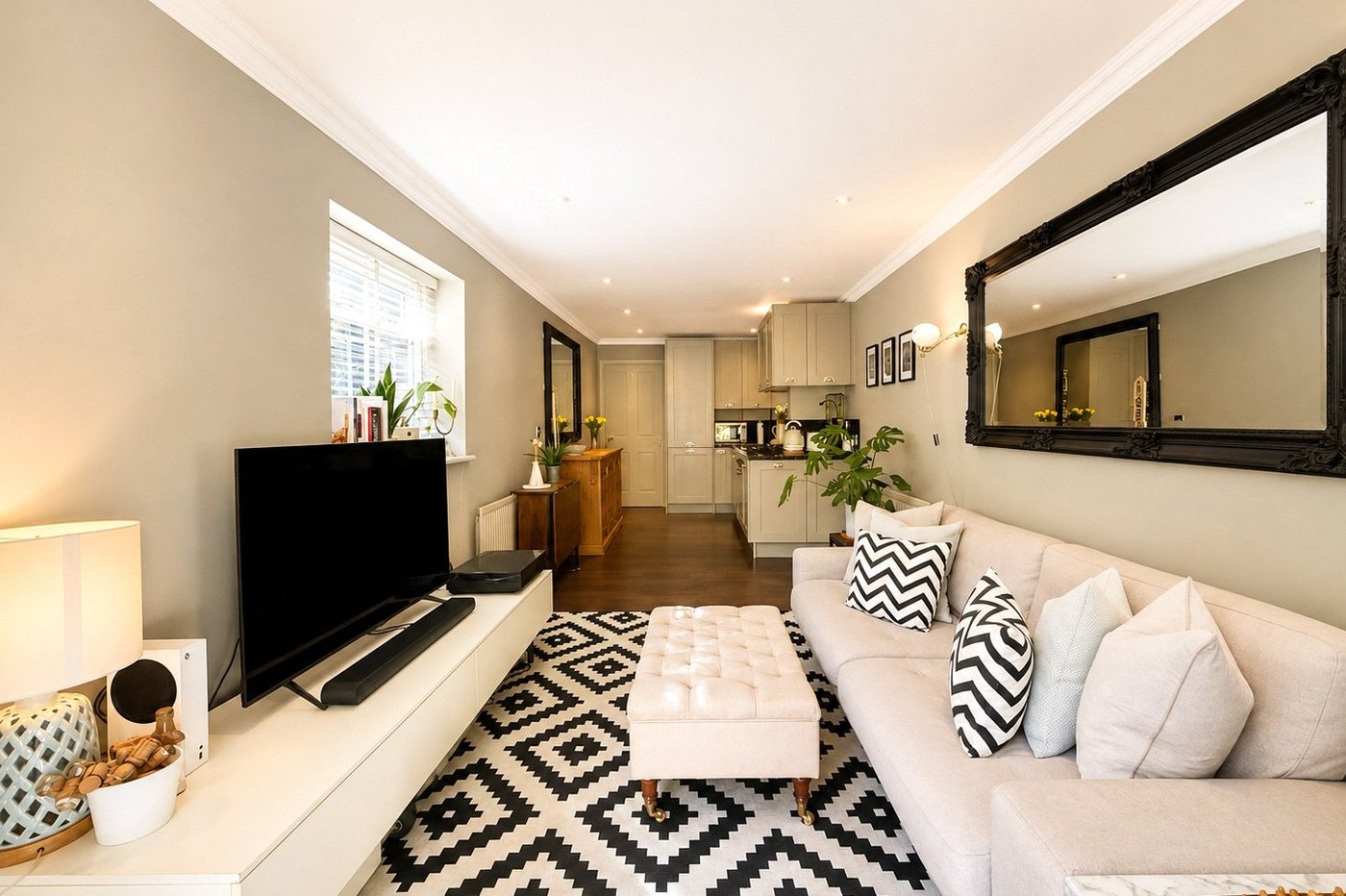 2 bedroom property for sale in London | Robinson Jackson
