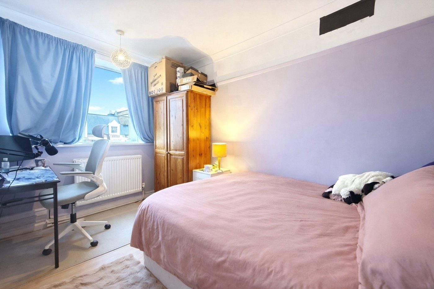 2 bedroom property for sale in London | Robinson Jackson