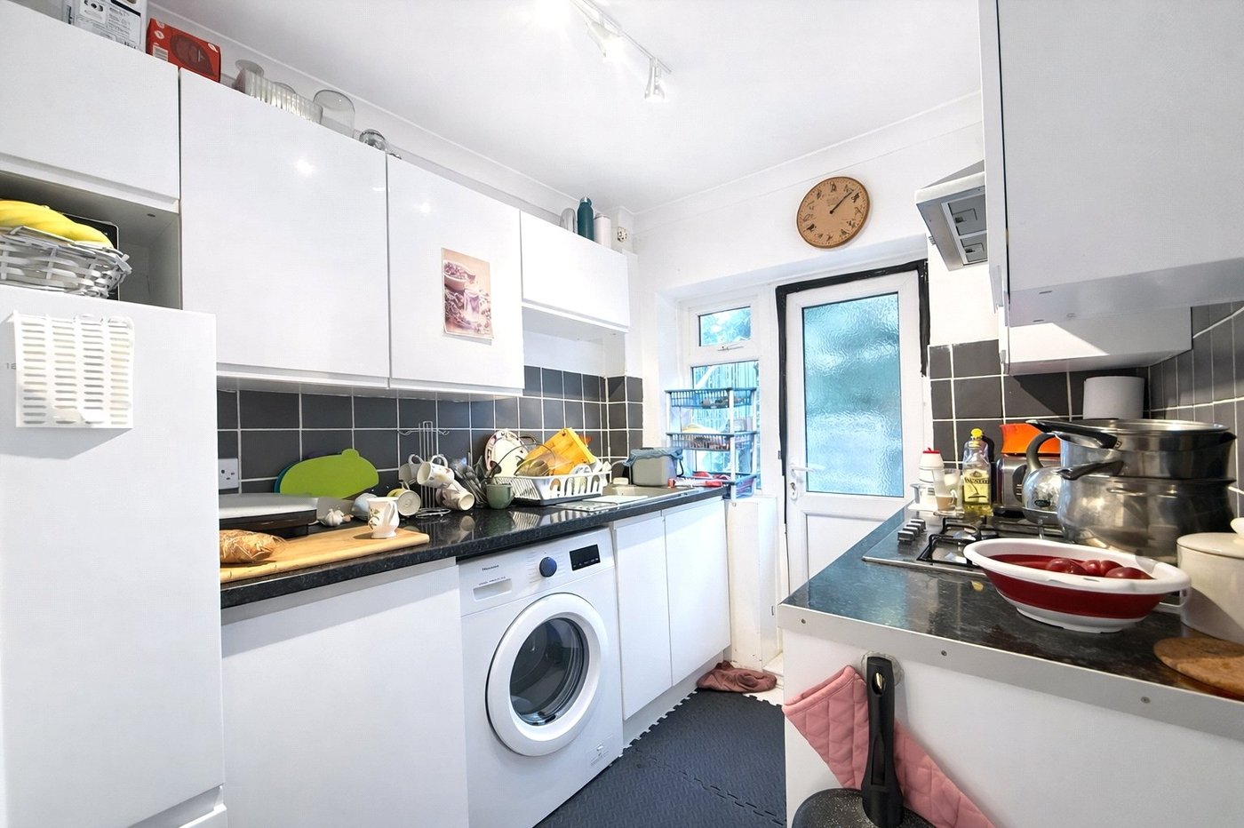 2 bedroom property for sale in London | Robinson Jackson