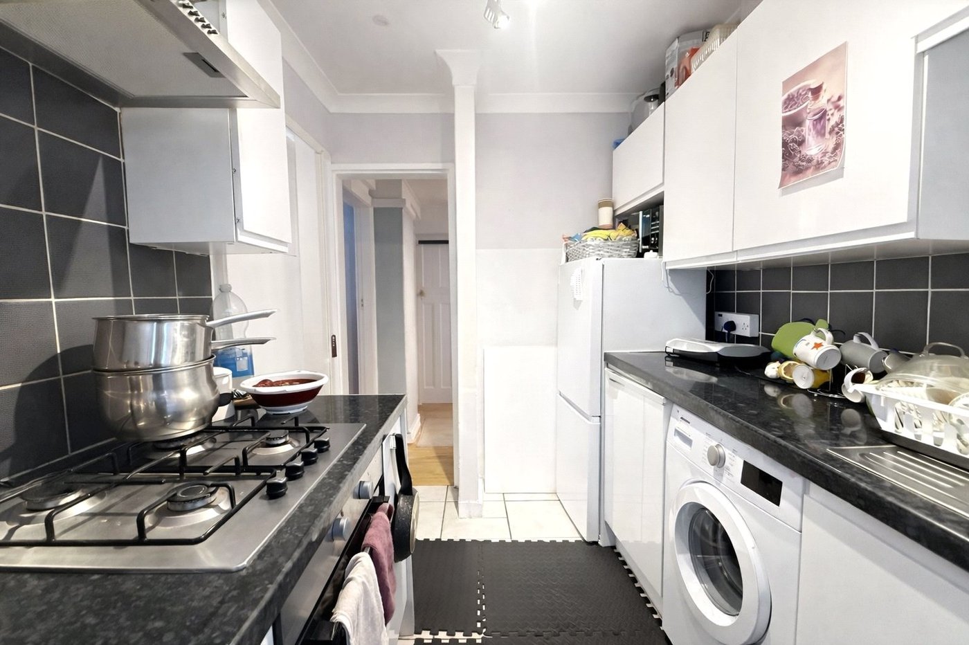 2 bedroom property for sale in London | Robinson Jackson