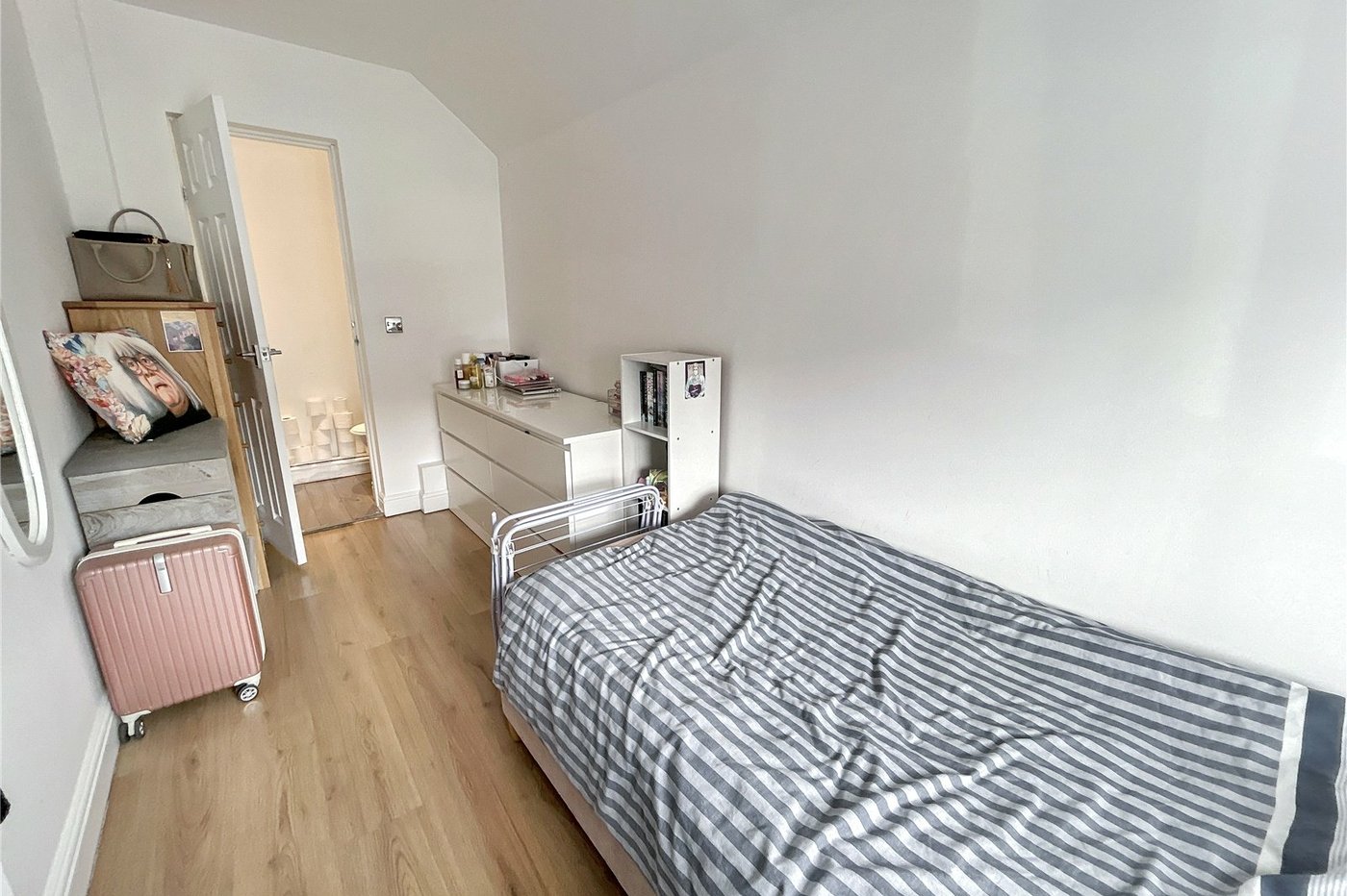 4 bedroom house for sale in Blackfen | Robinson Jackson