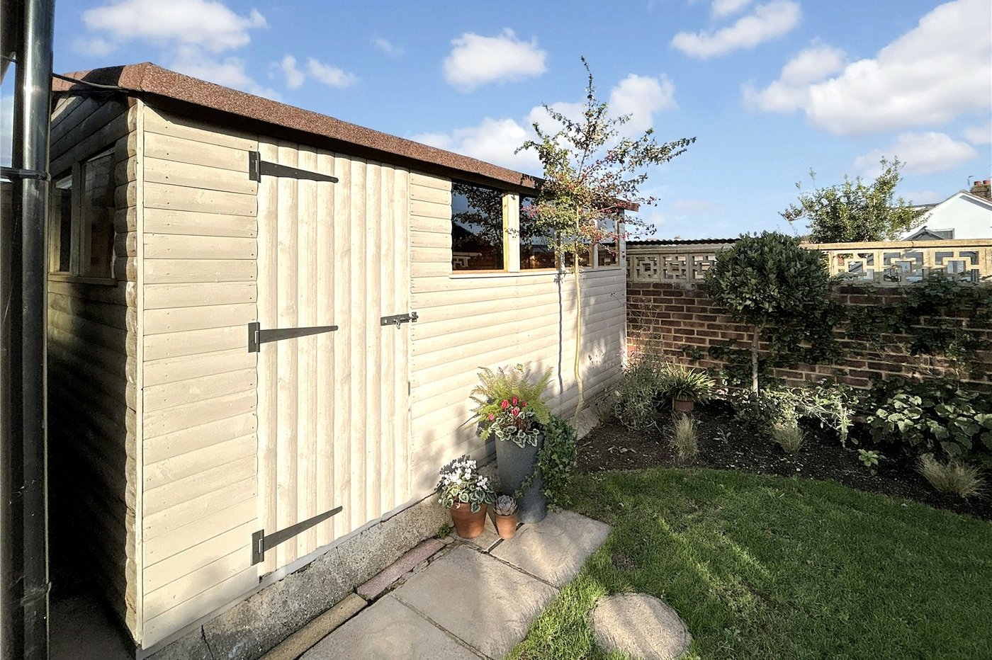 3 bedroom bungalow for sale in Sidcup | Robinson Jackson