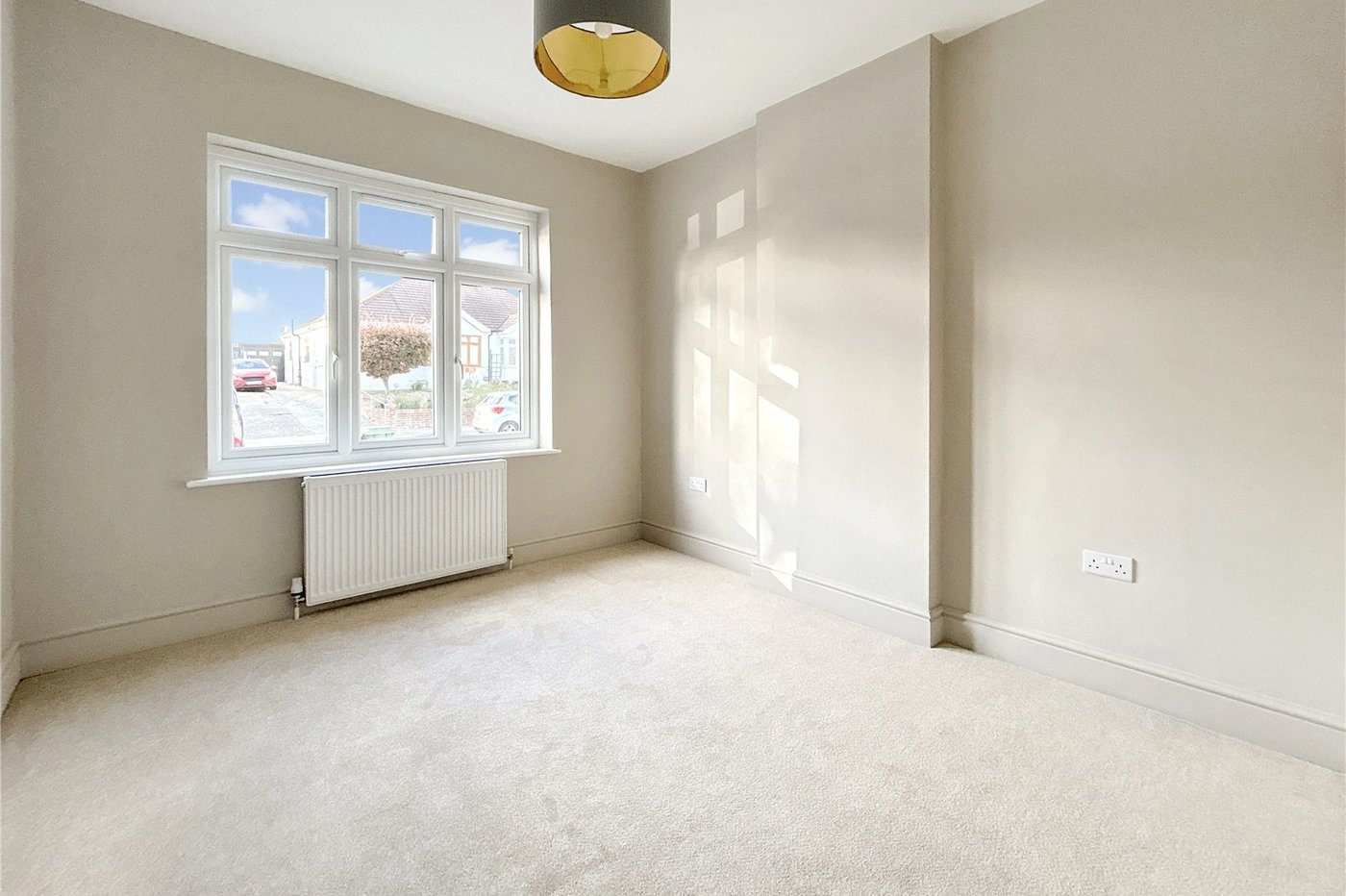 3 bedroom bungalow for sale in Sidcup | Robinson Jackson